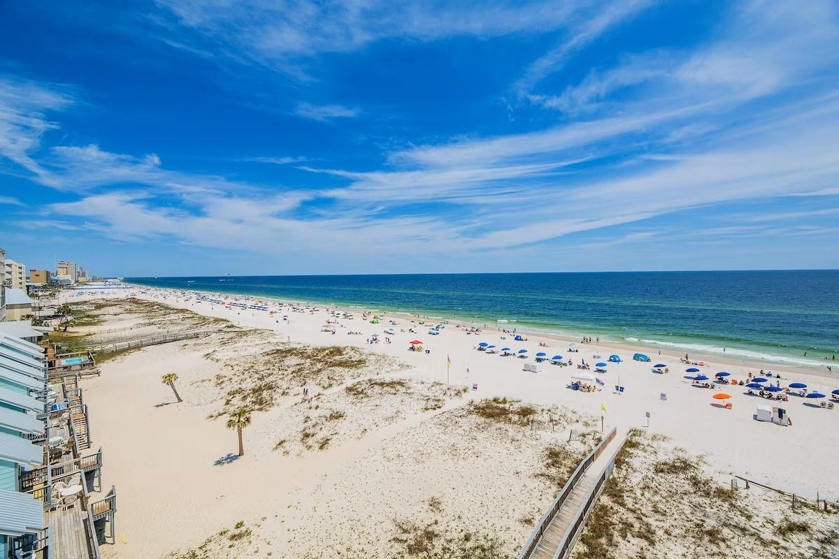 521 W Beach Boulevard 702