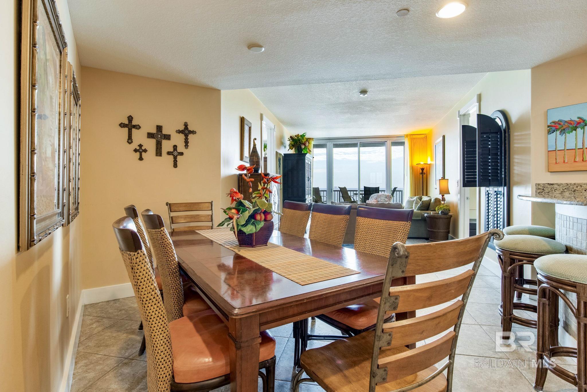 521 W Beach Boulevard 702