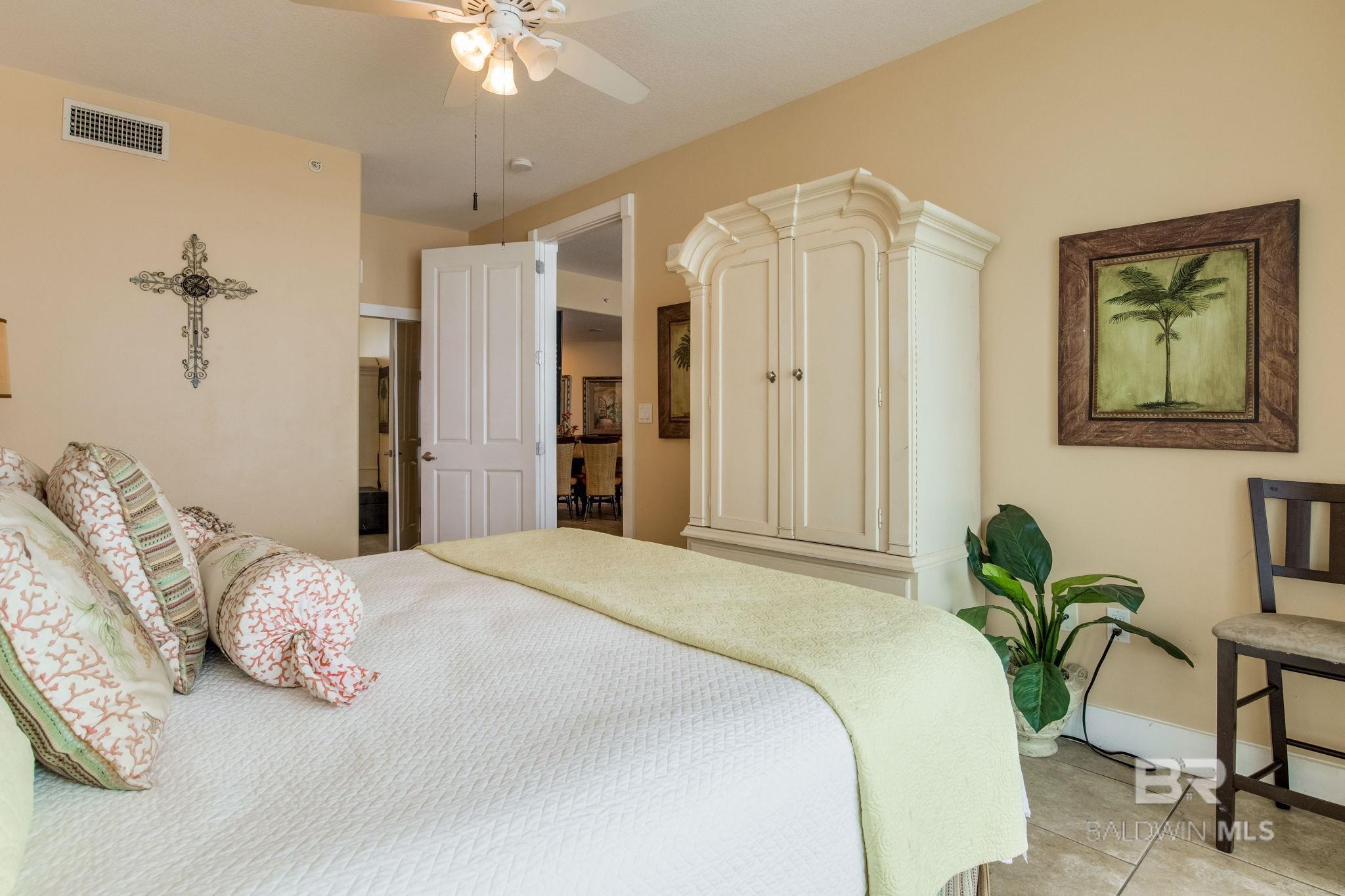 521 W Beach Boulevard 702