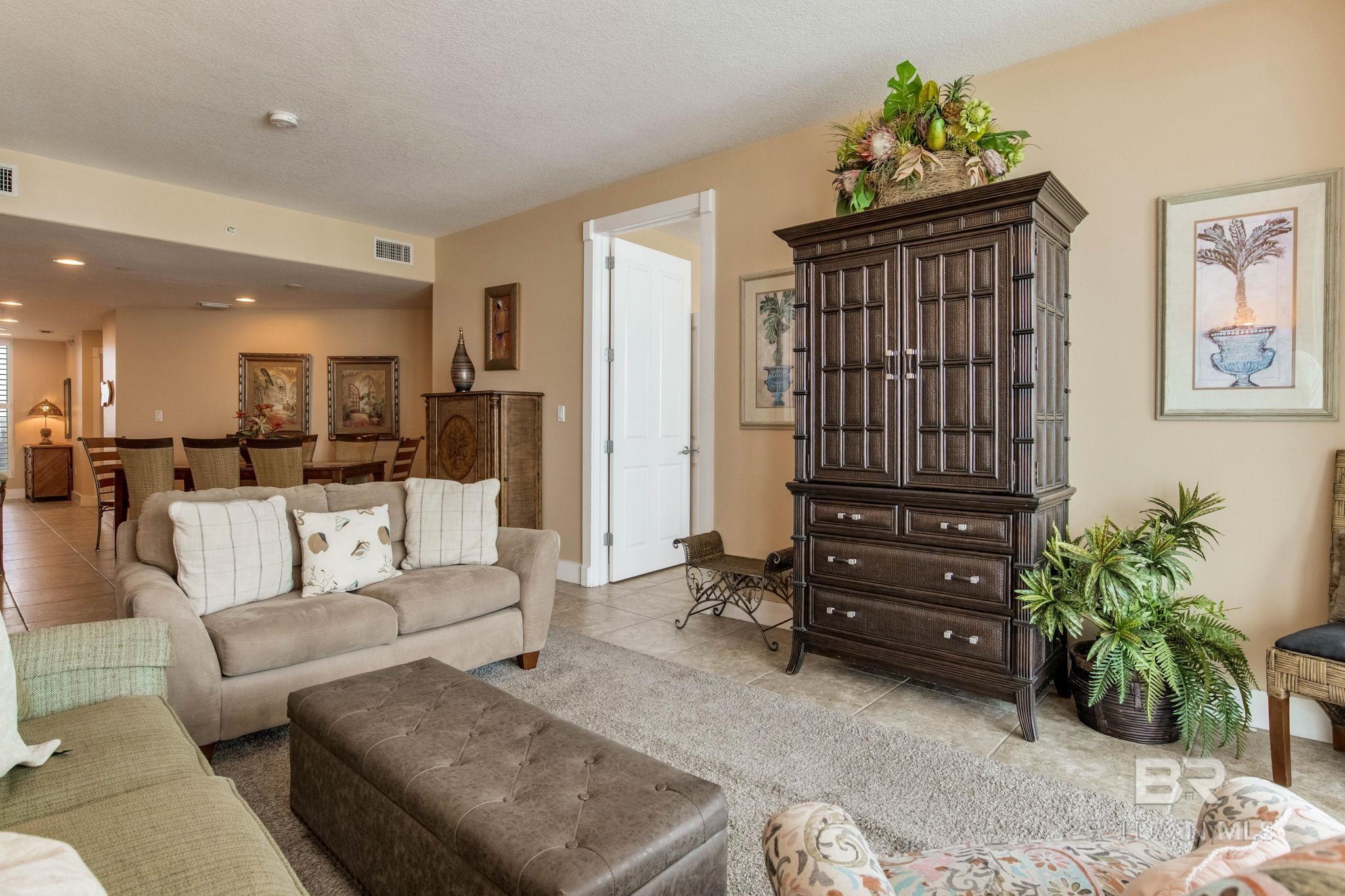521 W Beach Boulevard 702