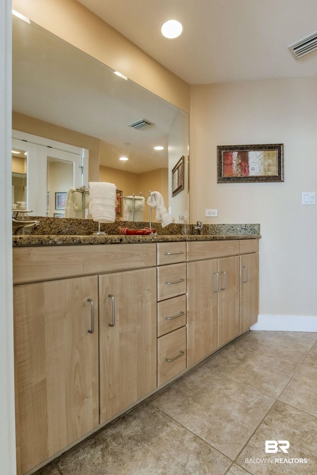 521 W Beach Boulevard 702