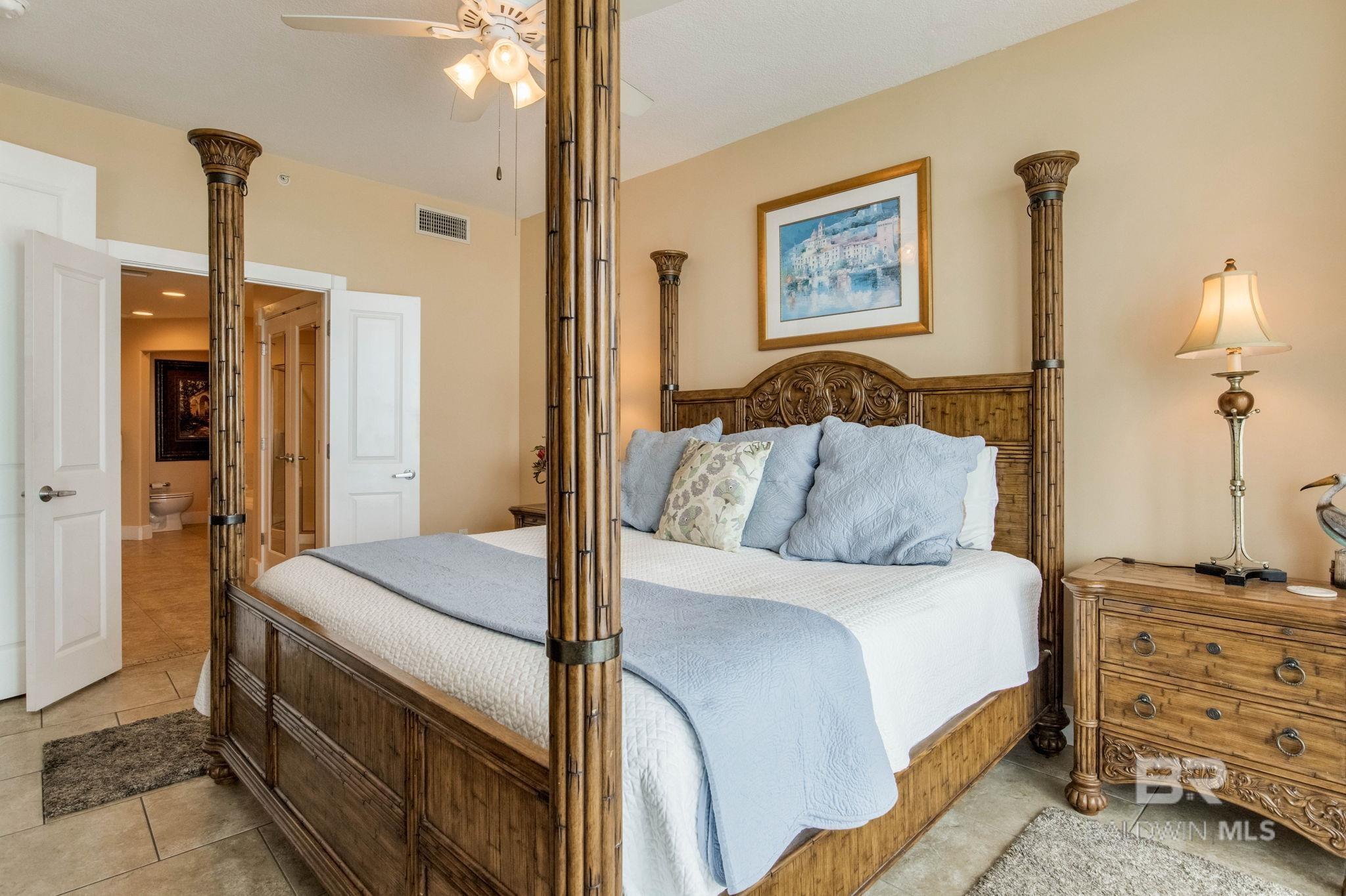521 W Beach Boulevard 702
