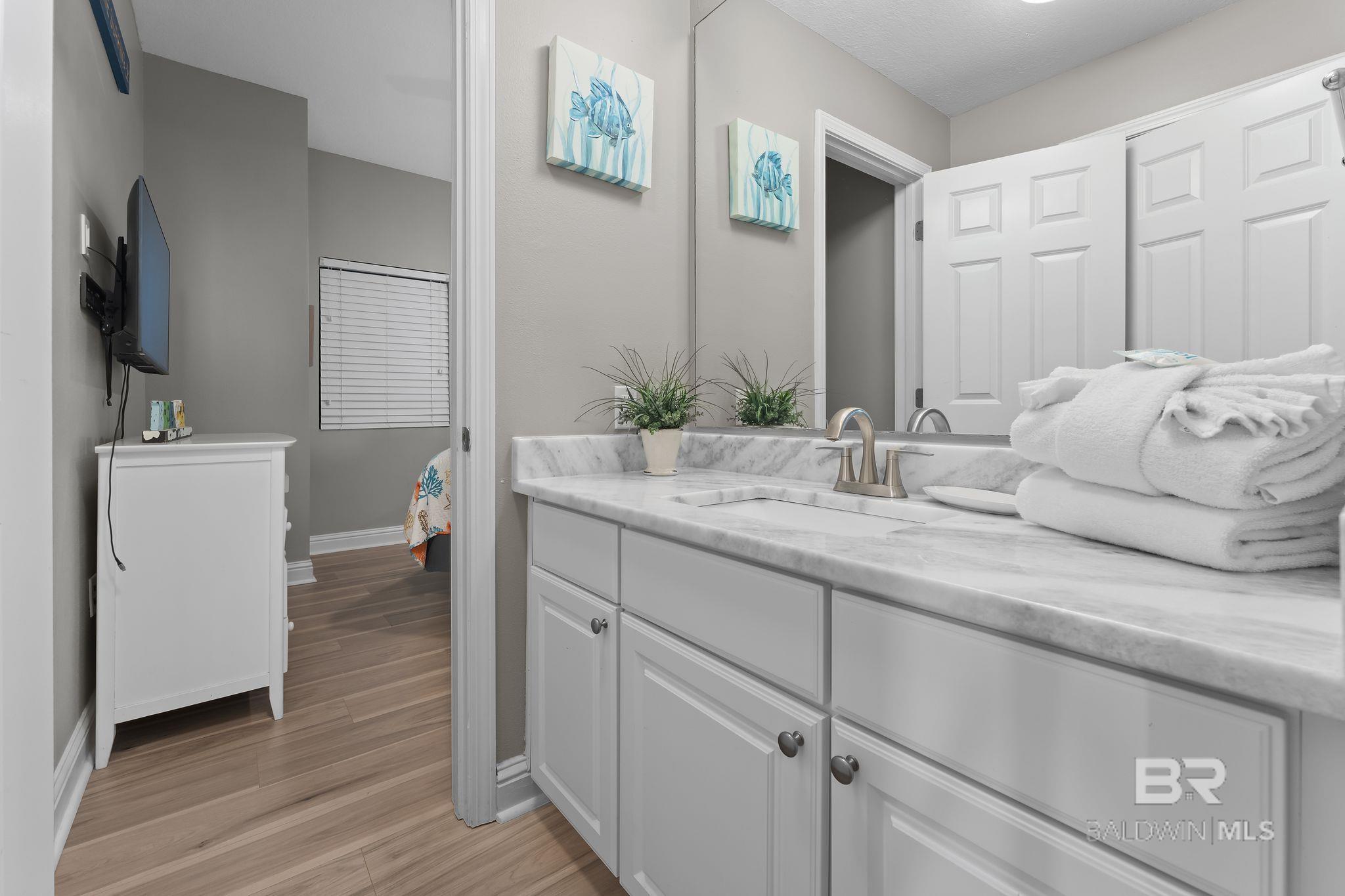 455 E Beach Boulevard 201