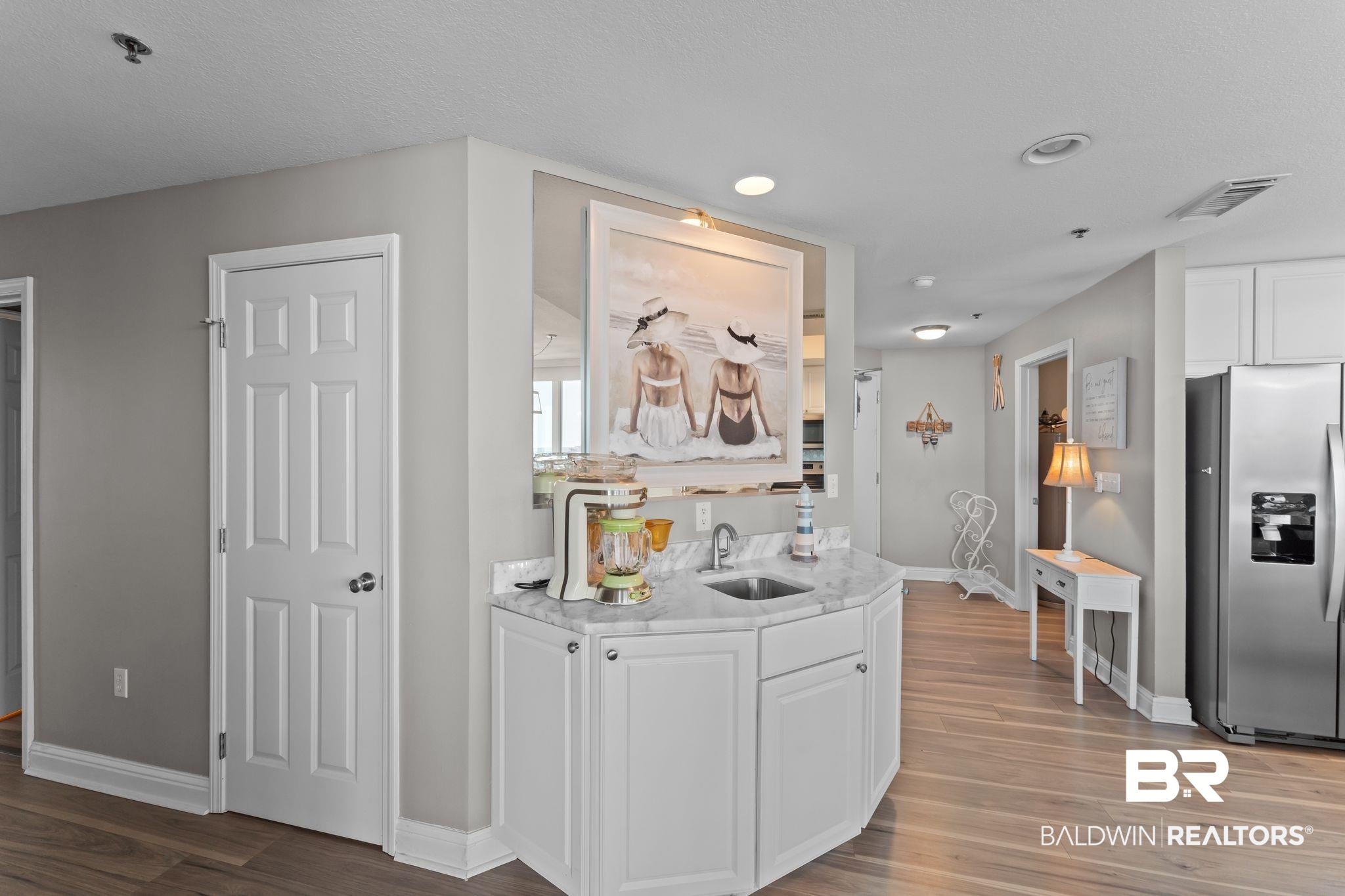 455 E Beach Boulevard 201