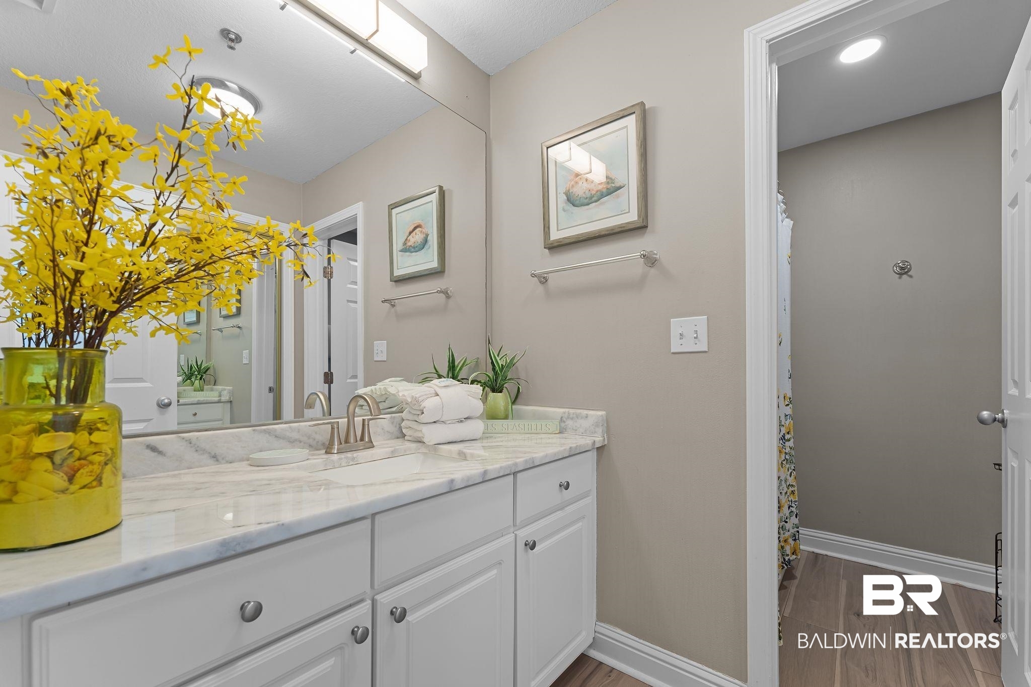 455 E Beach Boulevard 201