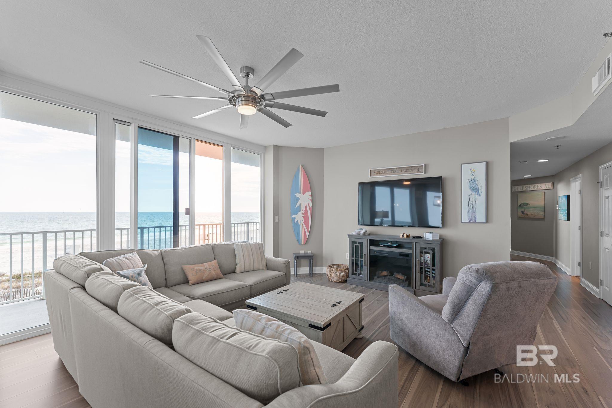 455 E Beach Boulevard 201