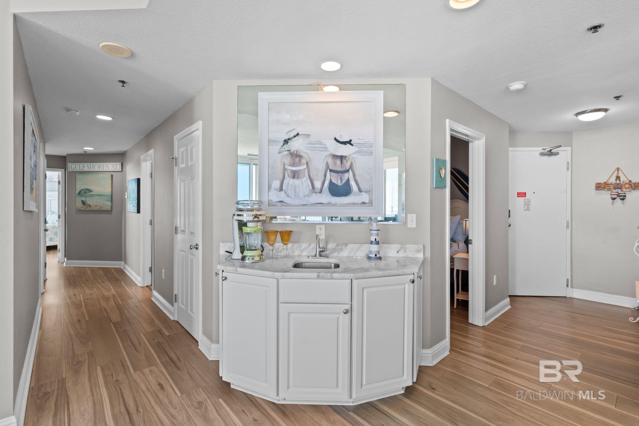 455 E Beach Boulevard 201