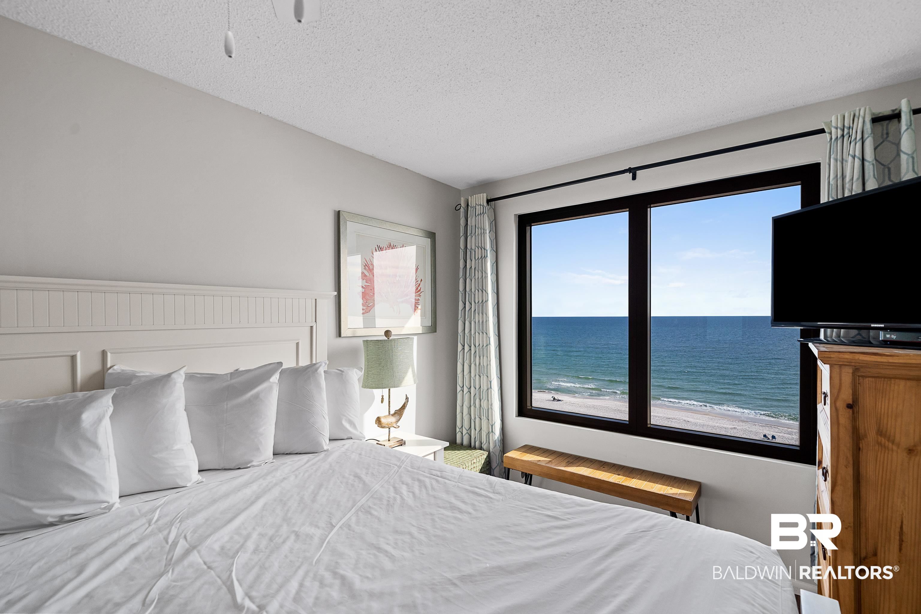 407 W Beach Boulevard 879