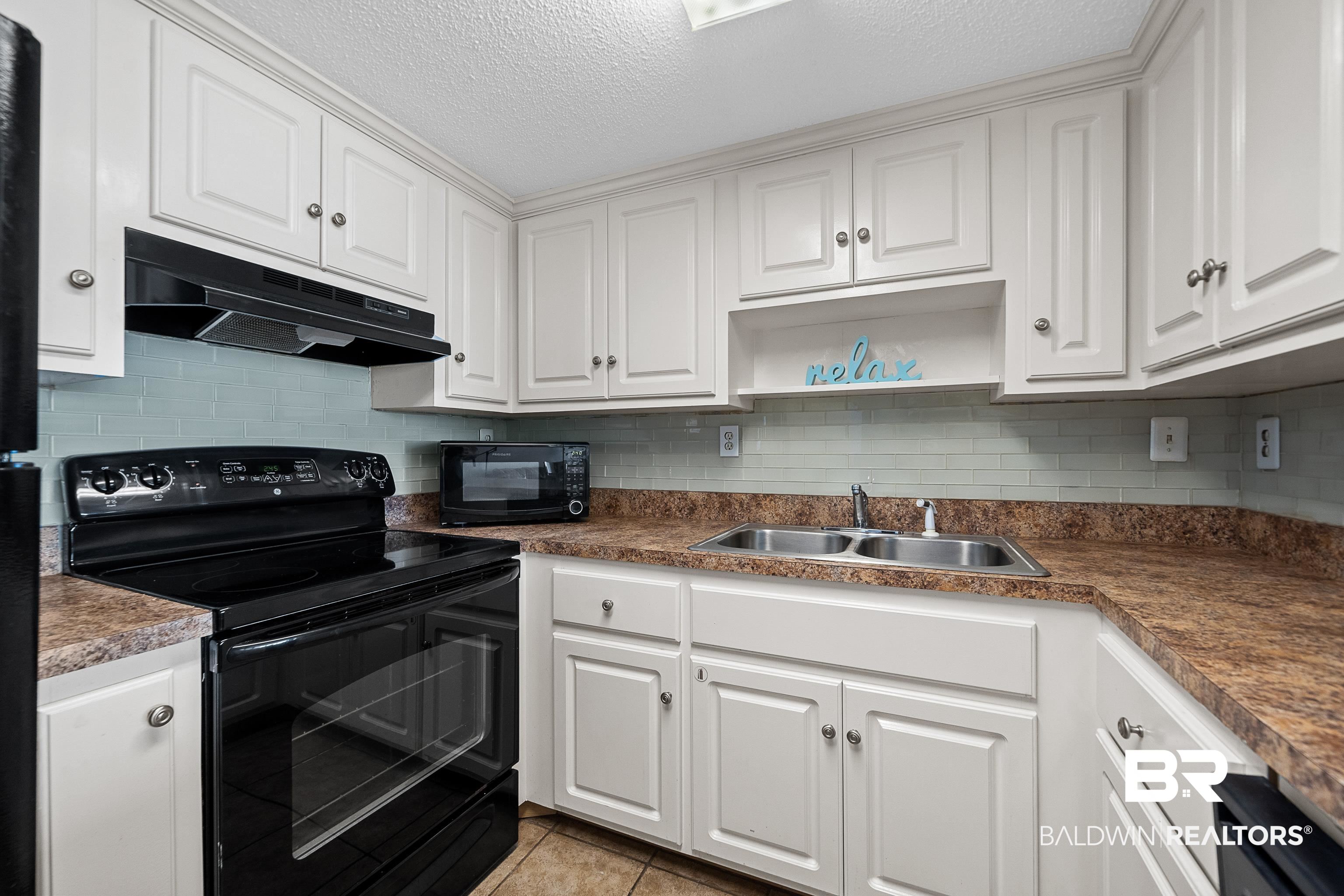 407 W Beach Boulevard 879