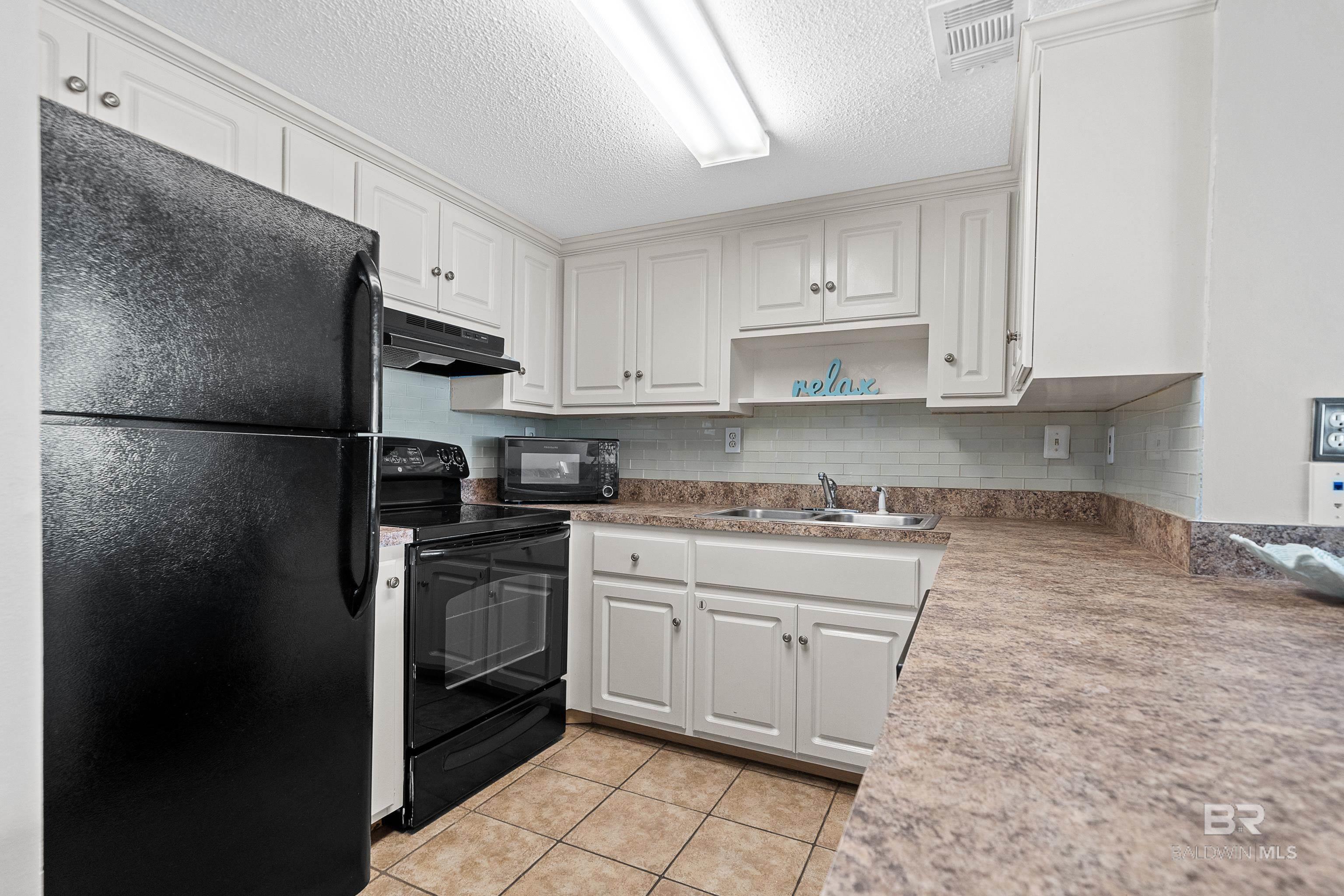 407 W Beach Boulevard 879