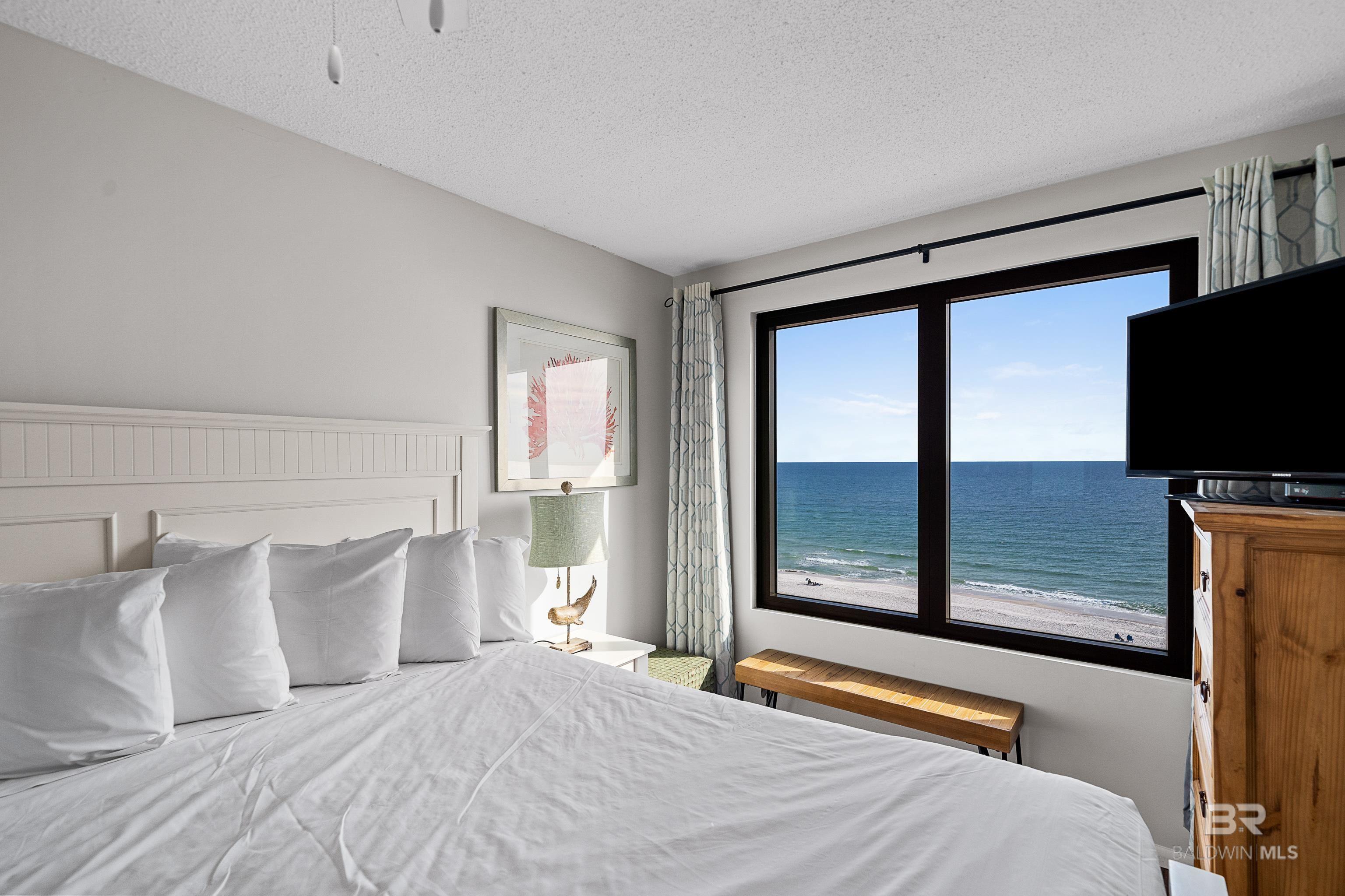 407 W Beach Boulevard 879