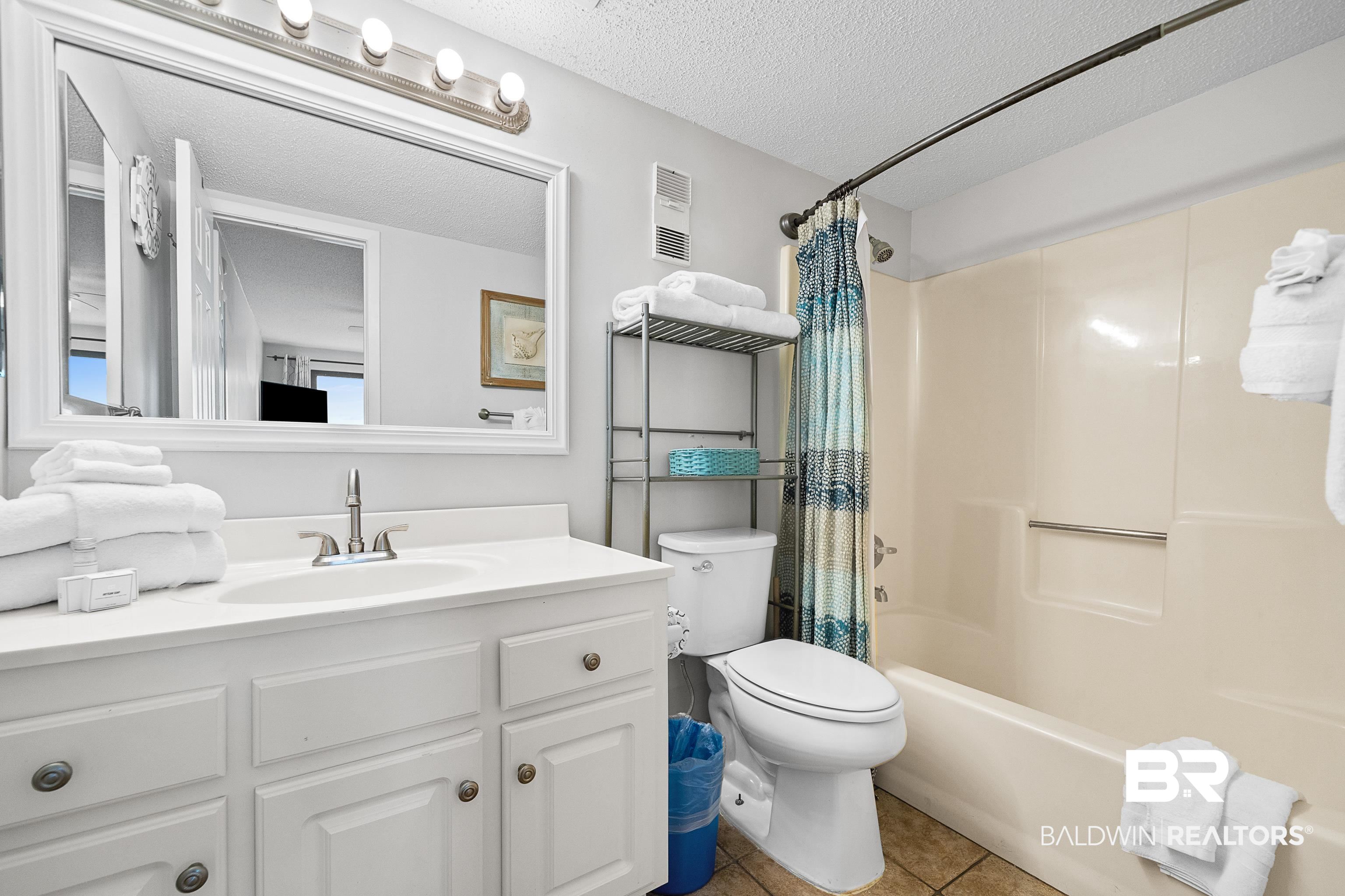 407 W Beach Boulevard 879