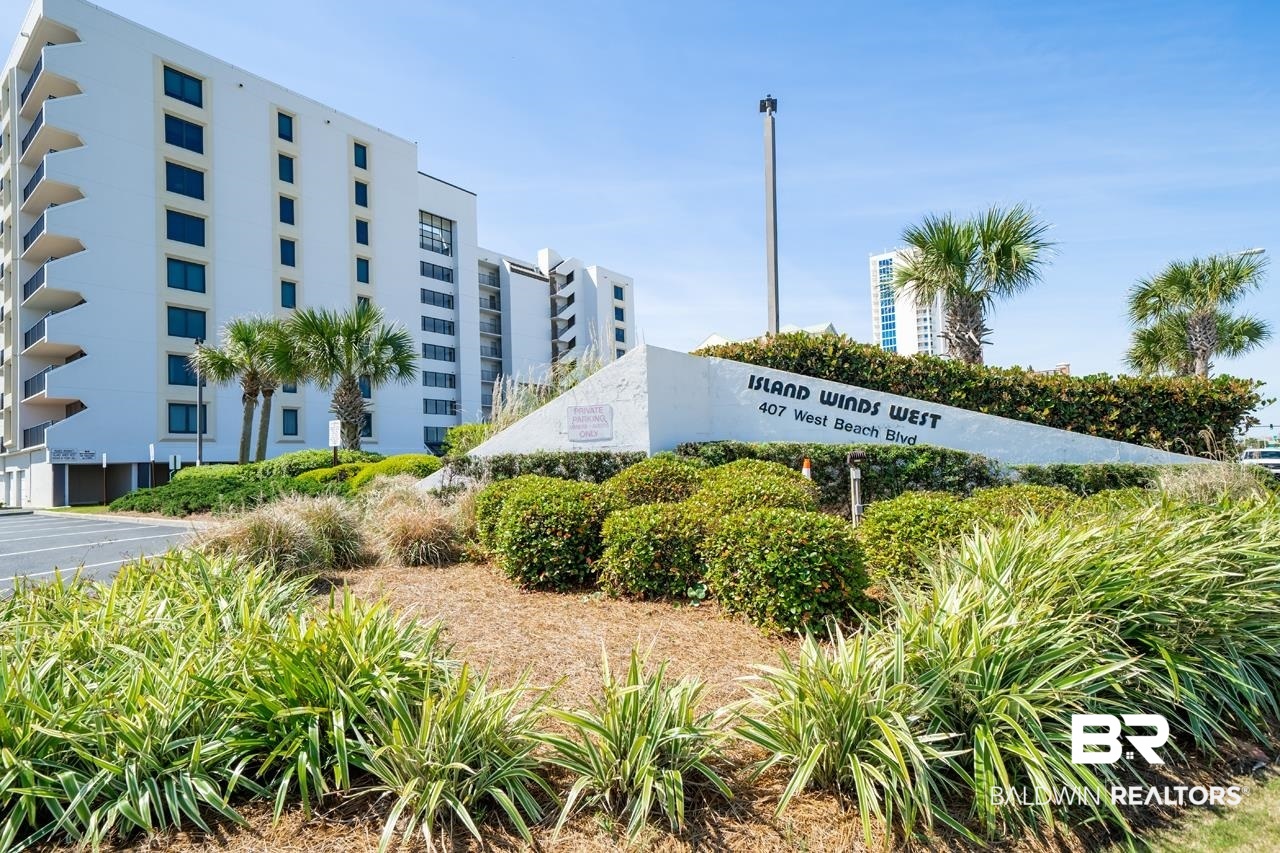 407 W Beach Boulevard 879