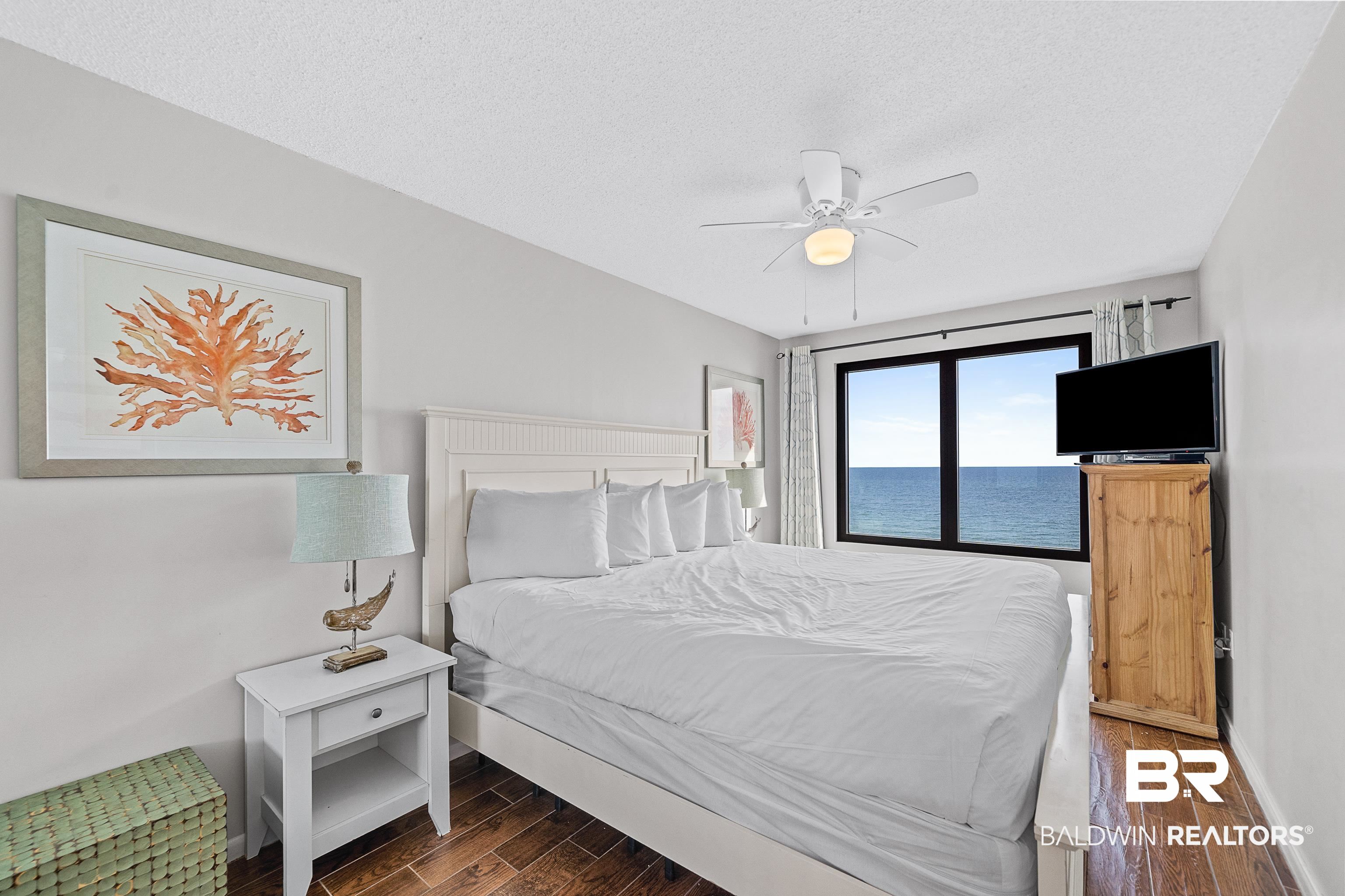 407 W Beach Boulevard 879