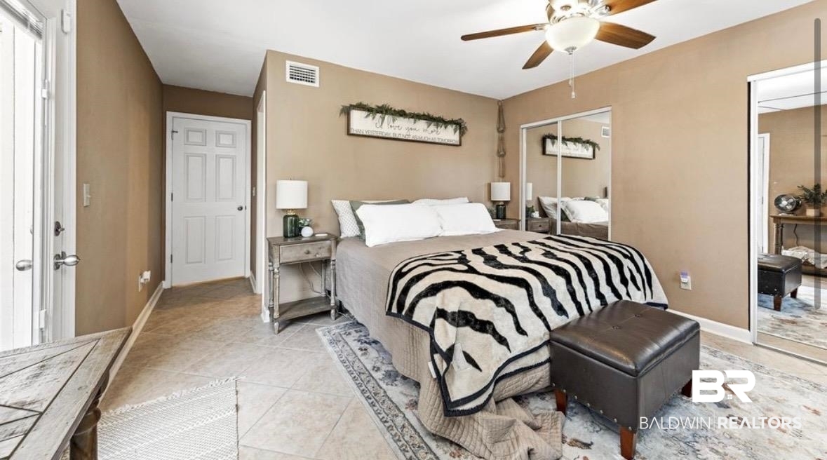 389 Clubhouse Drive U-5/HH3