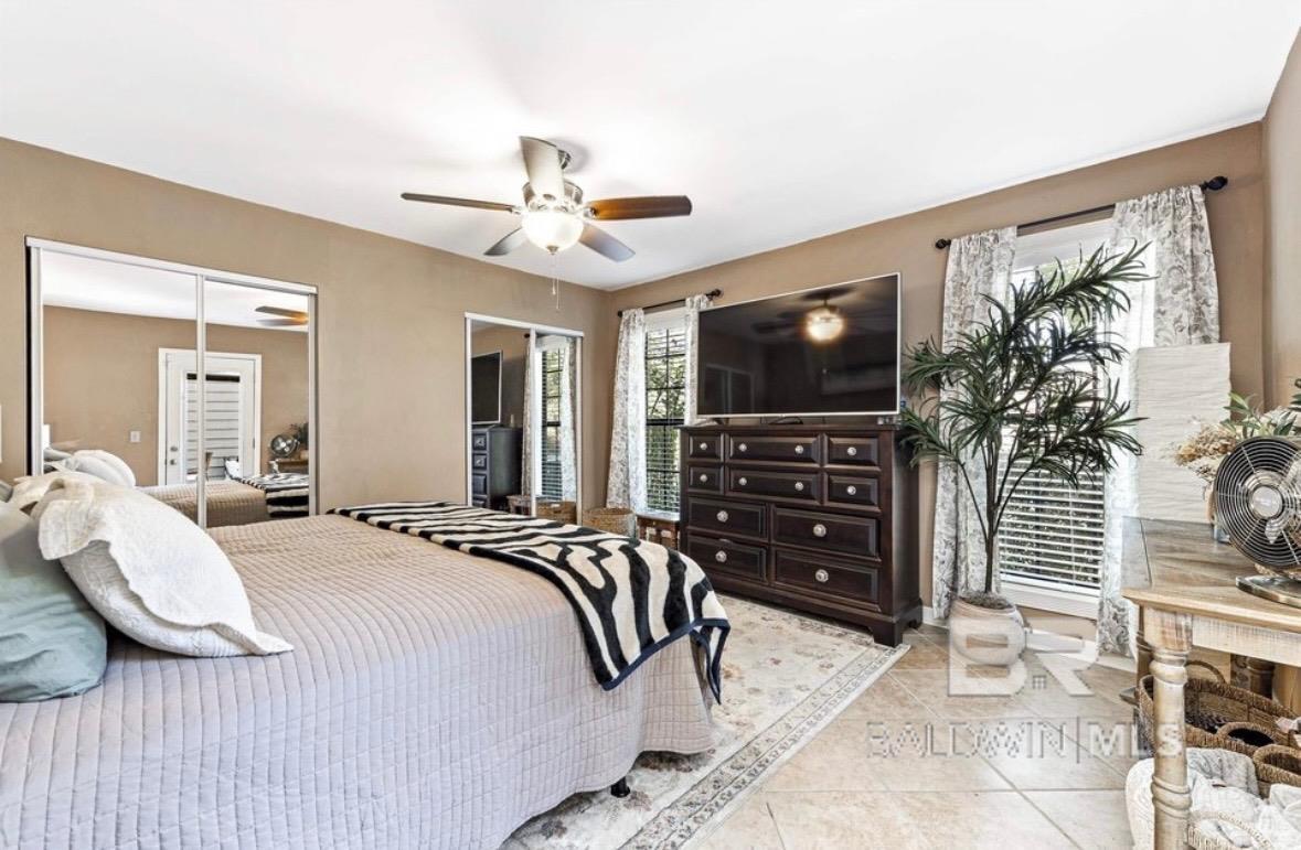 389 Clubhouse Drive U-5/HH3