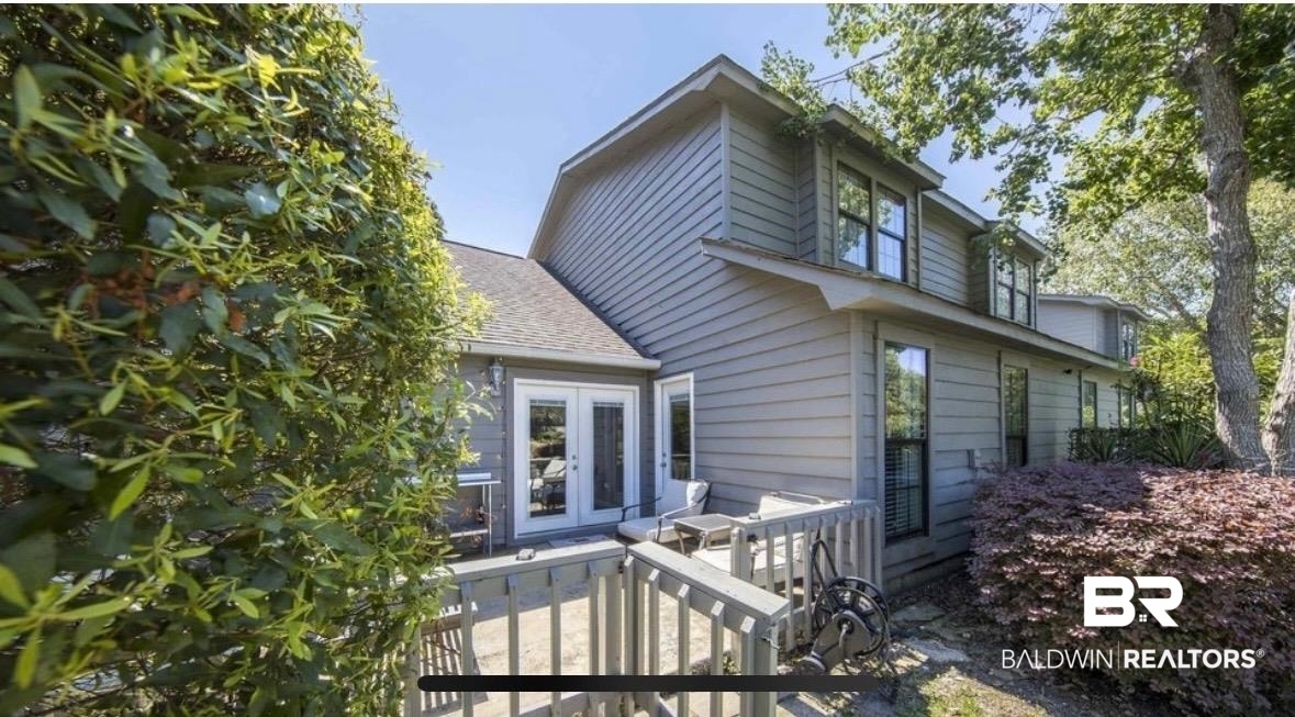 389 Clubhouse Drive U-5/HH3