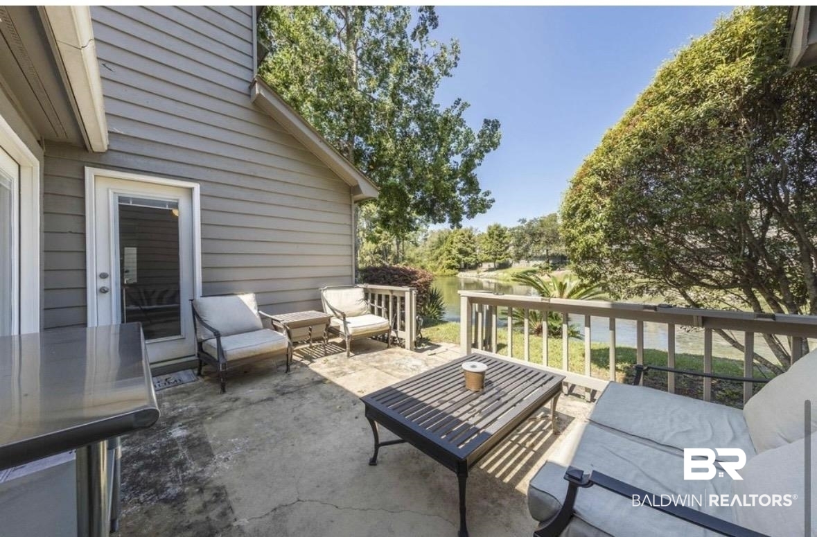 389 Clubhouse Drive U-5/HH3