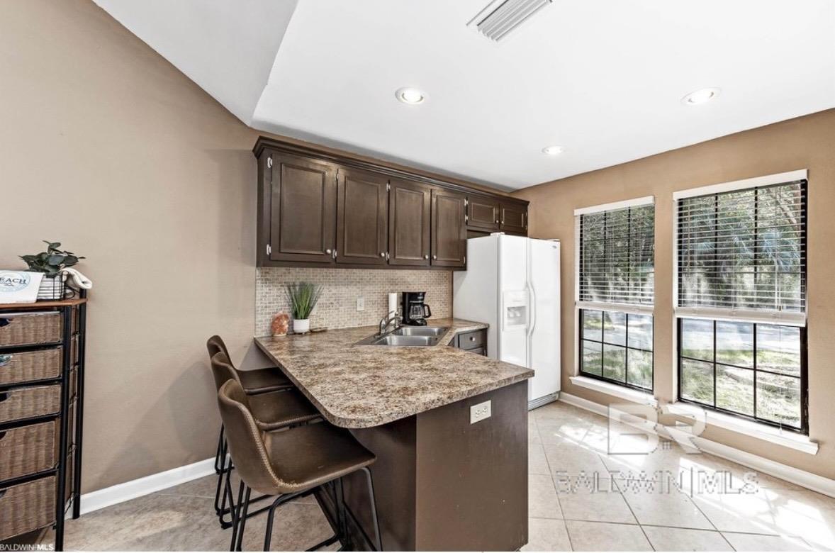 389 Clubhouse Drive U-5/HH3