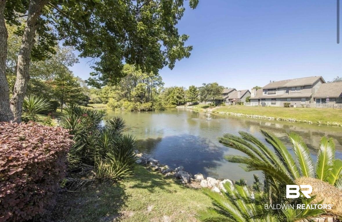 389 Clubhouse Drive U-5/HH3
