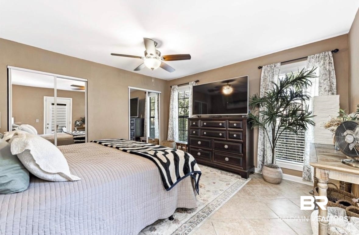 389 Clubhouse Drive U-5/HH3