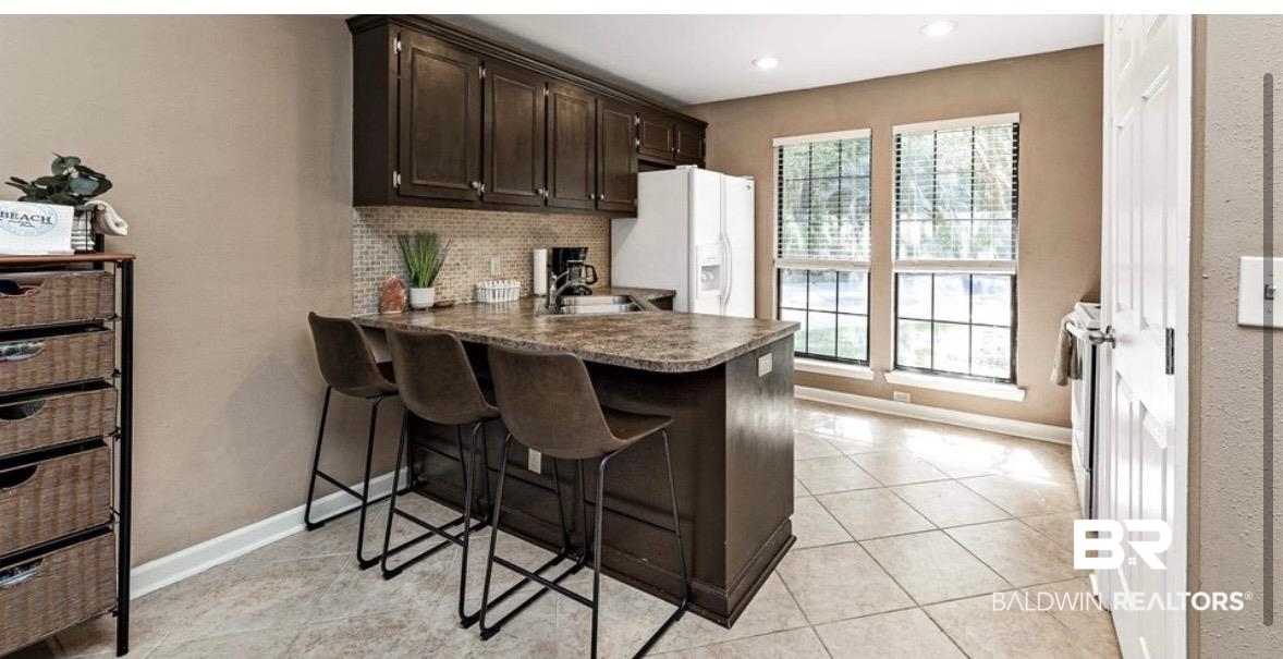389 Clubhouse Drive U-5/HH3