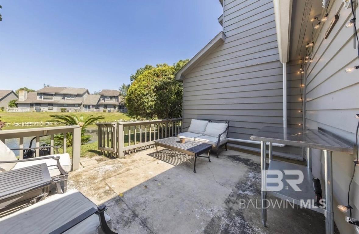 389 Clubhouse Drive U-5/HH3