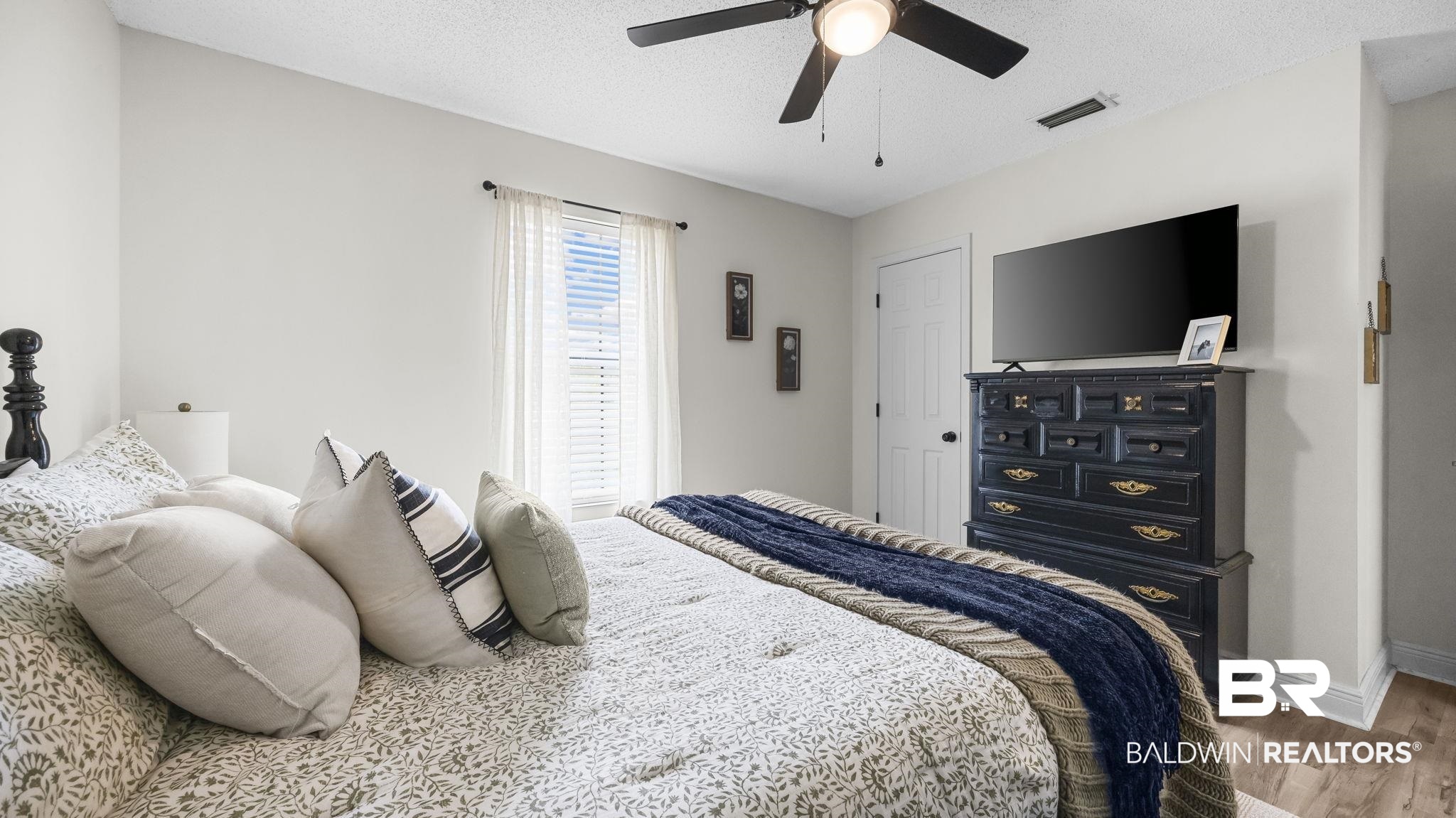10710 DEERFOOT Lane