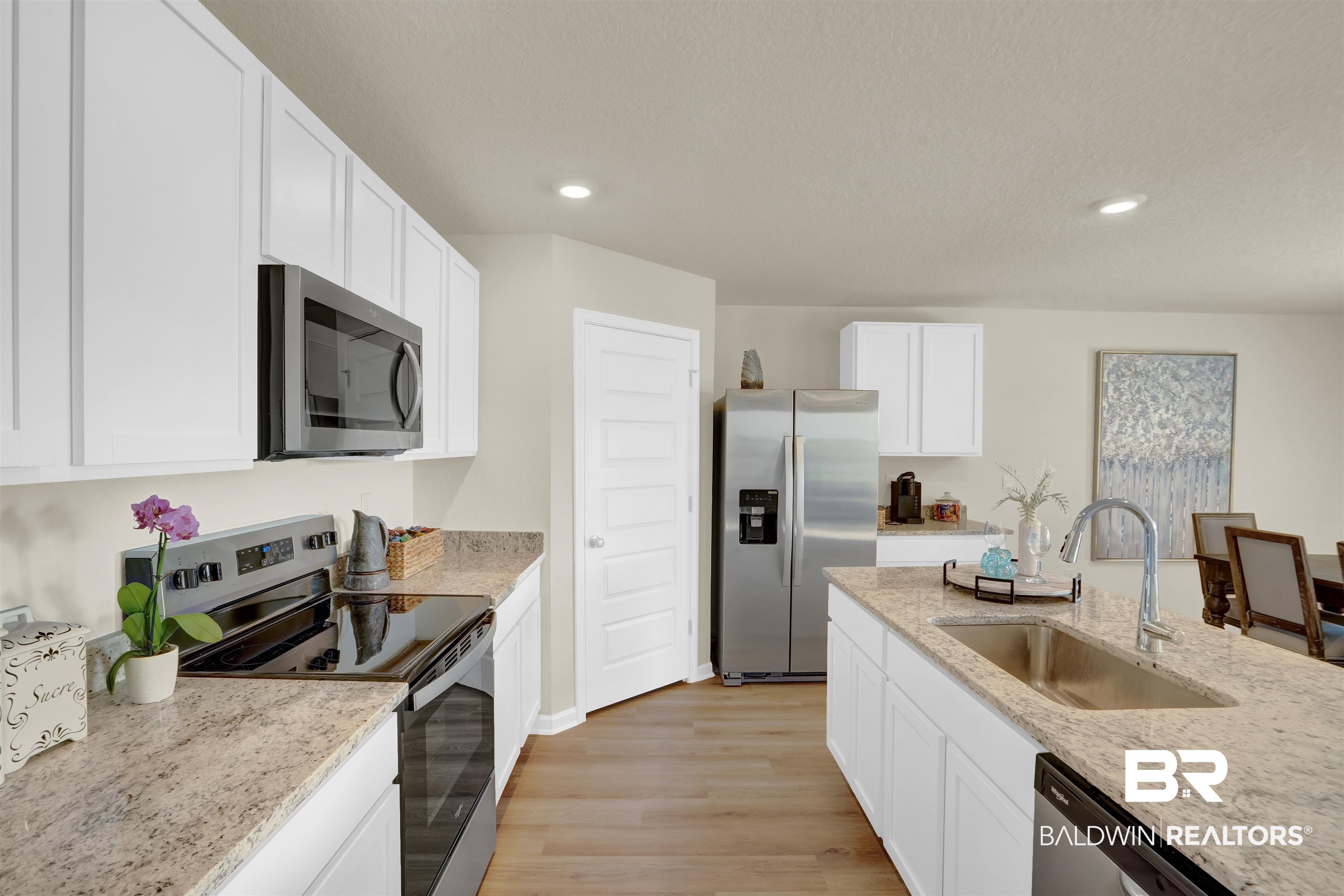1081 Hayward Loop
