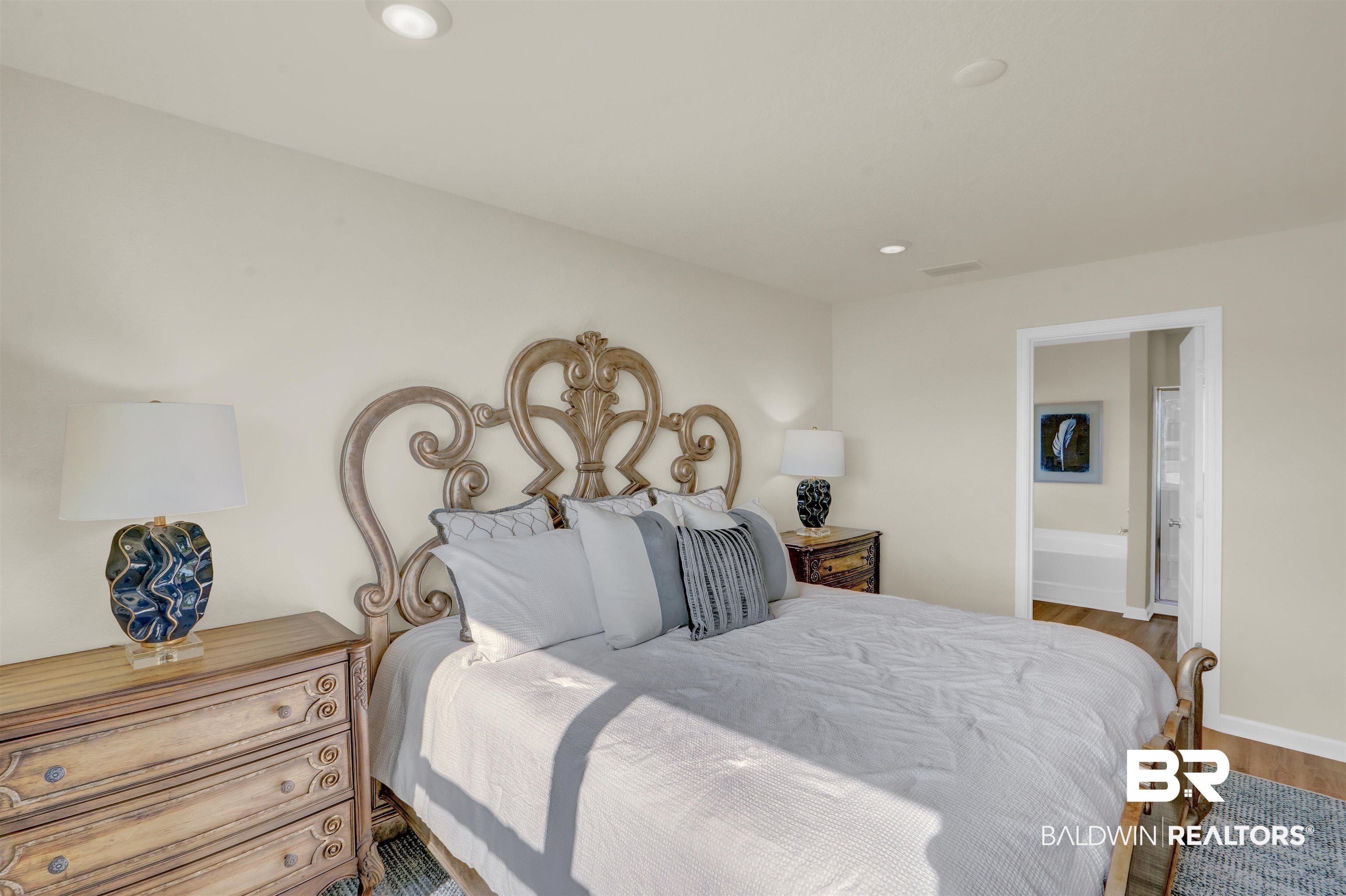 1081 Hayward Loop