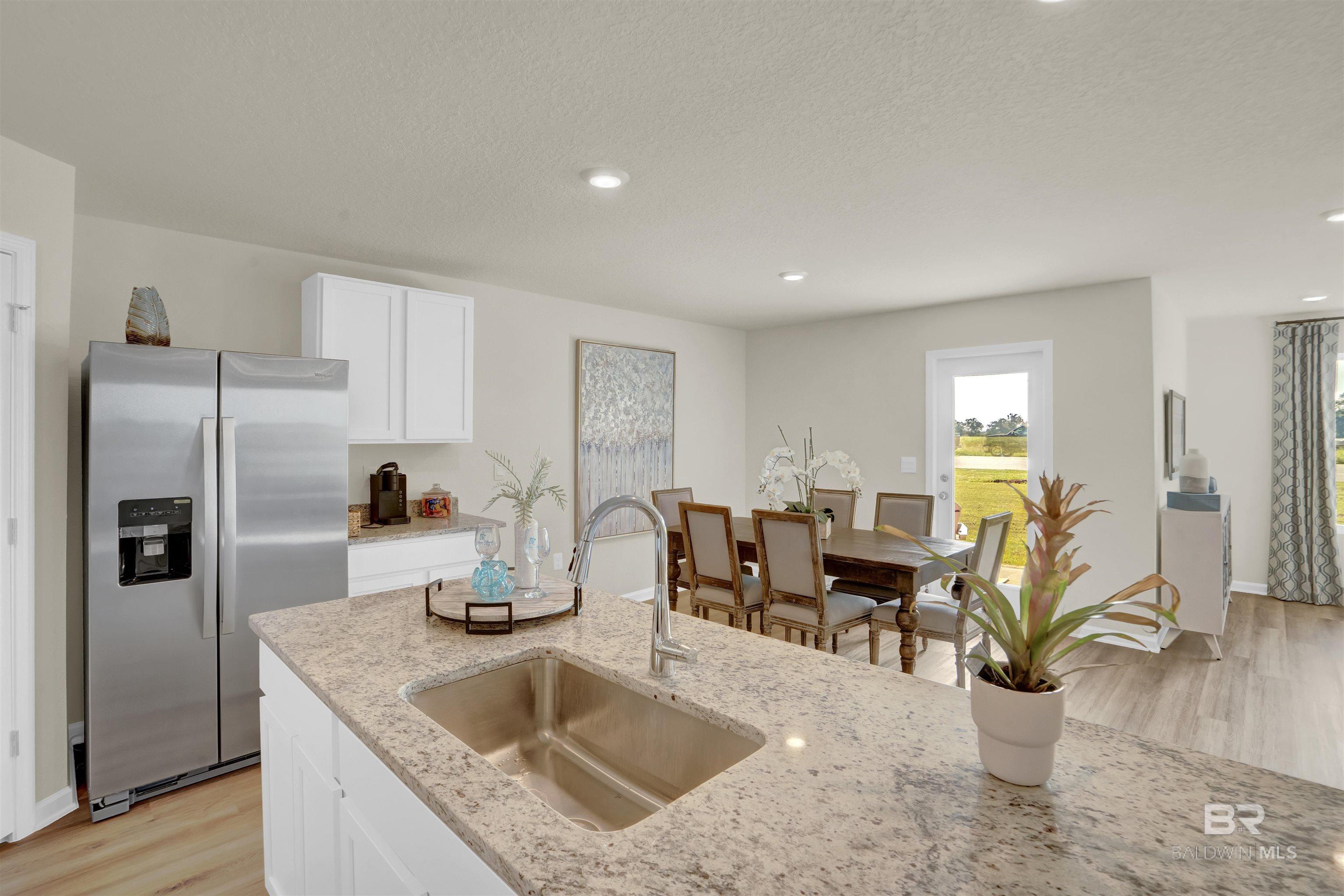 1081 Hayward Loop