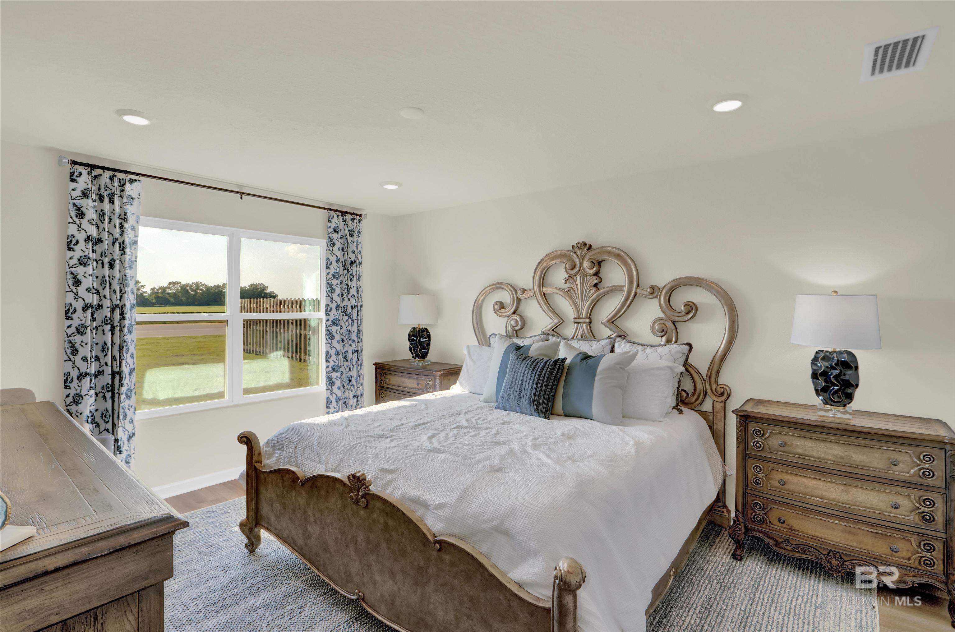 1081 Hayward Loop