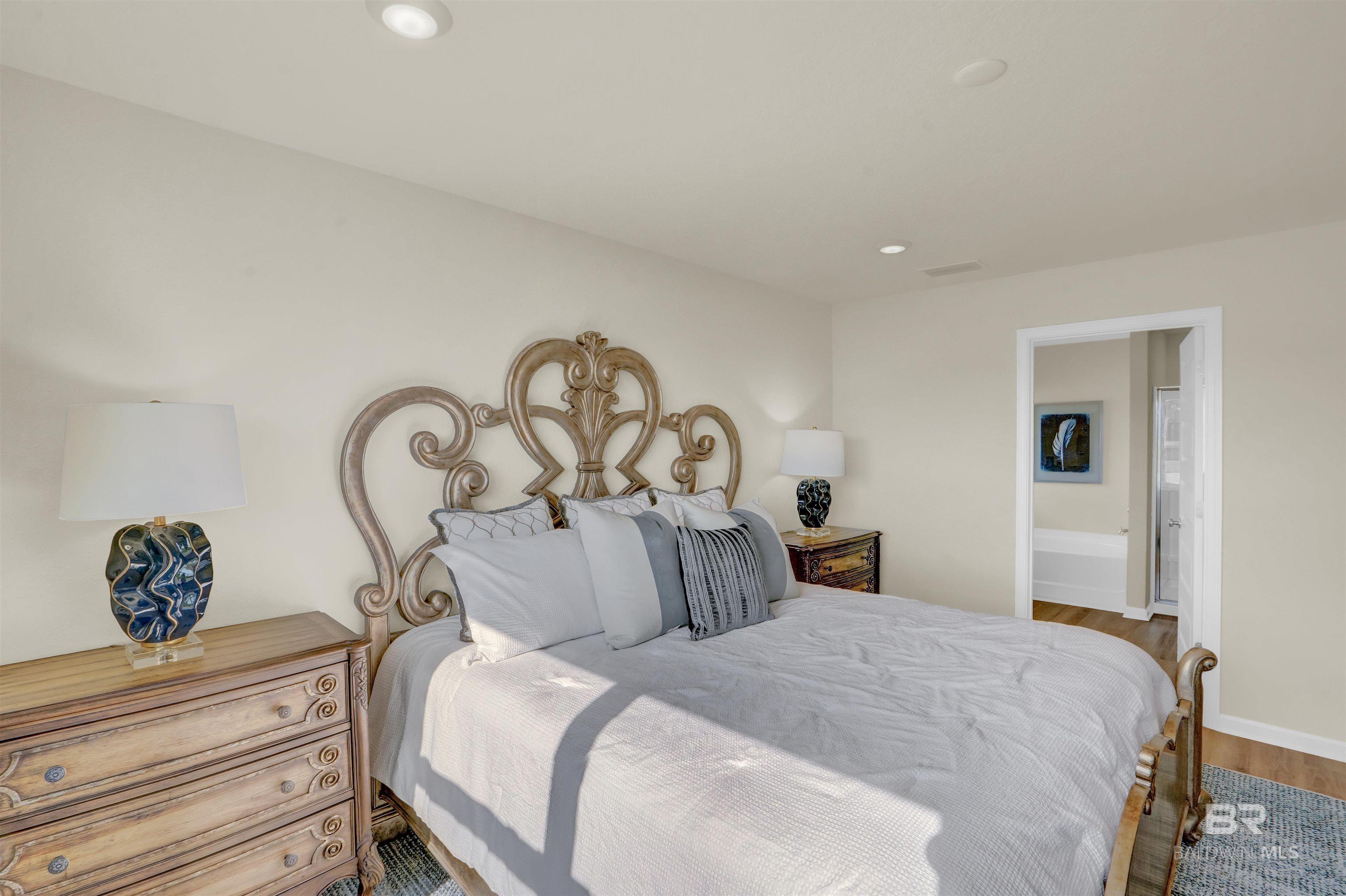 1081 Hayward Loop