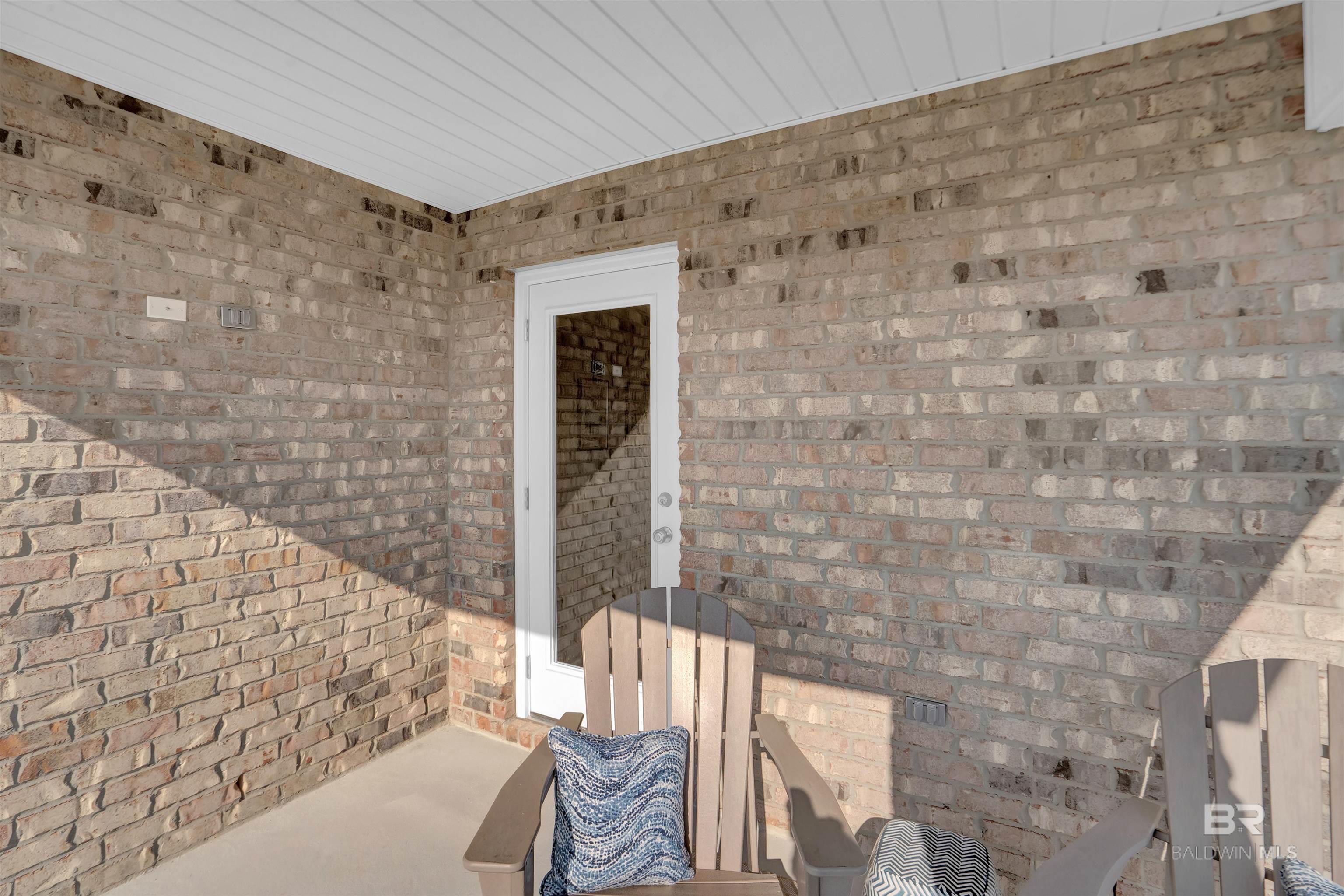 1081 Hayward Loop