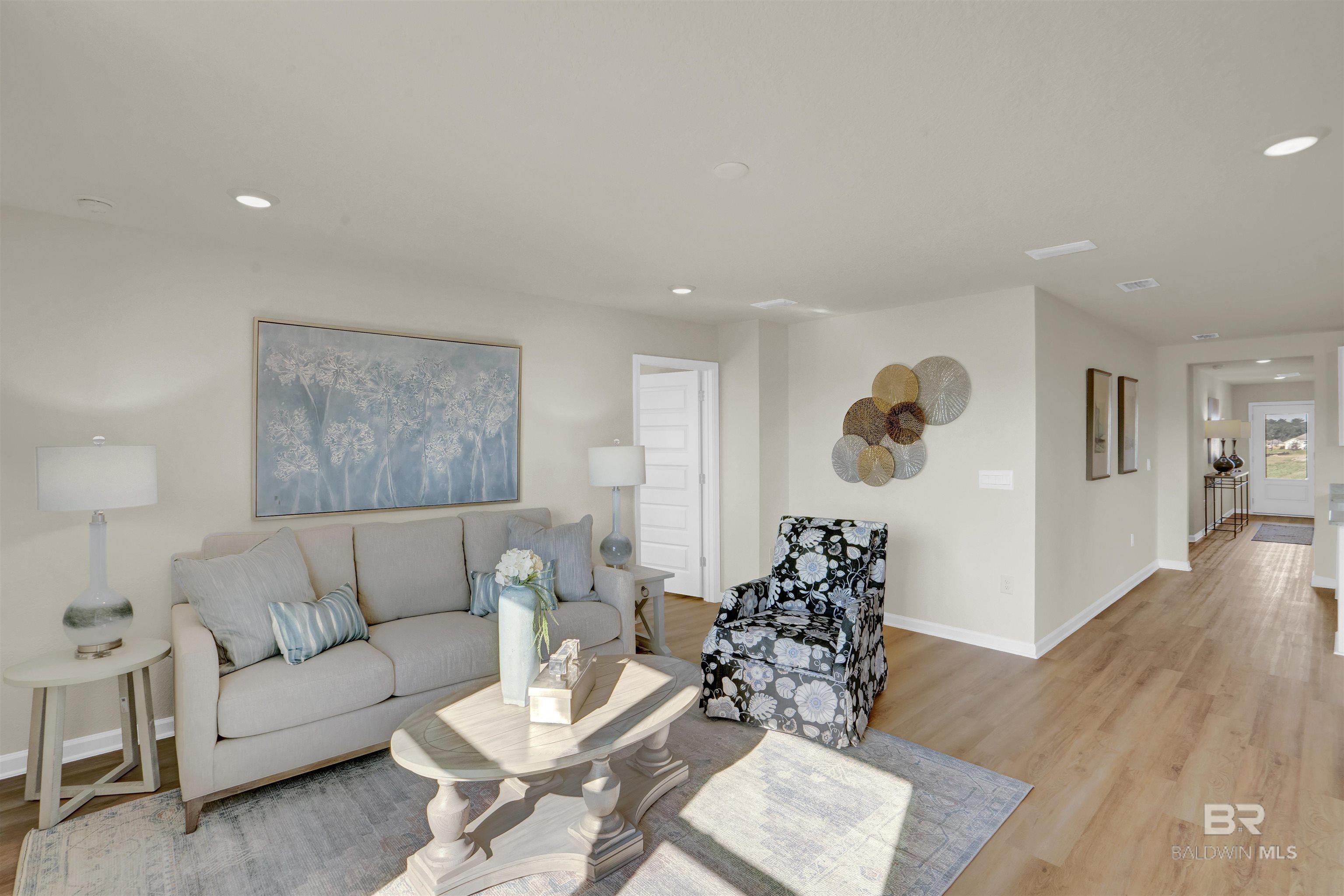1081 Hayward Loop
