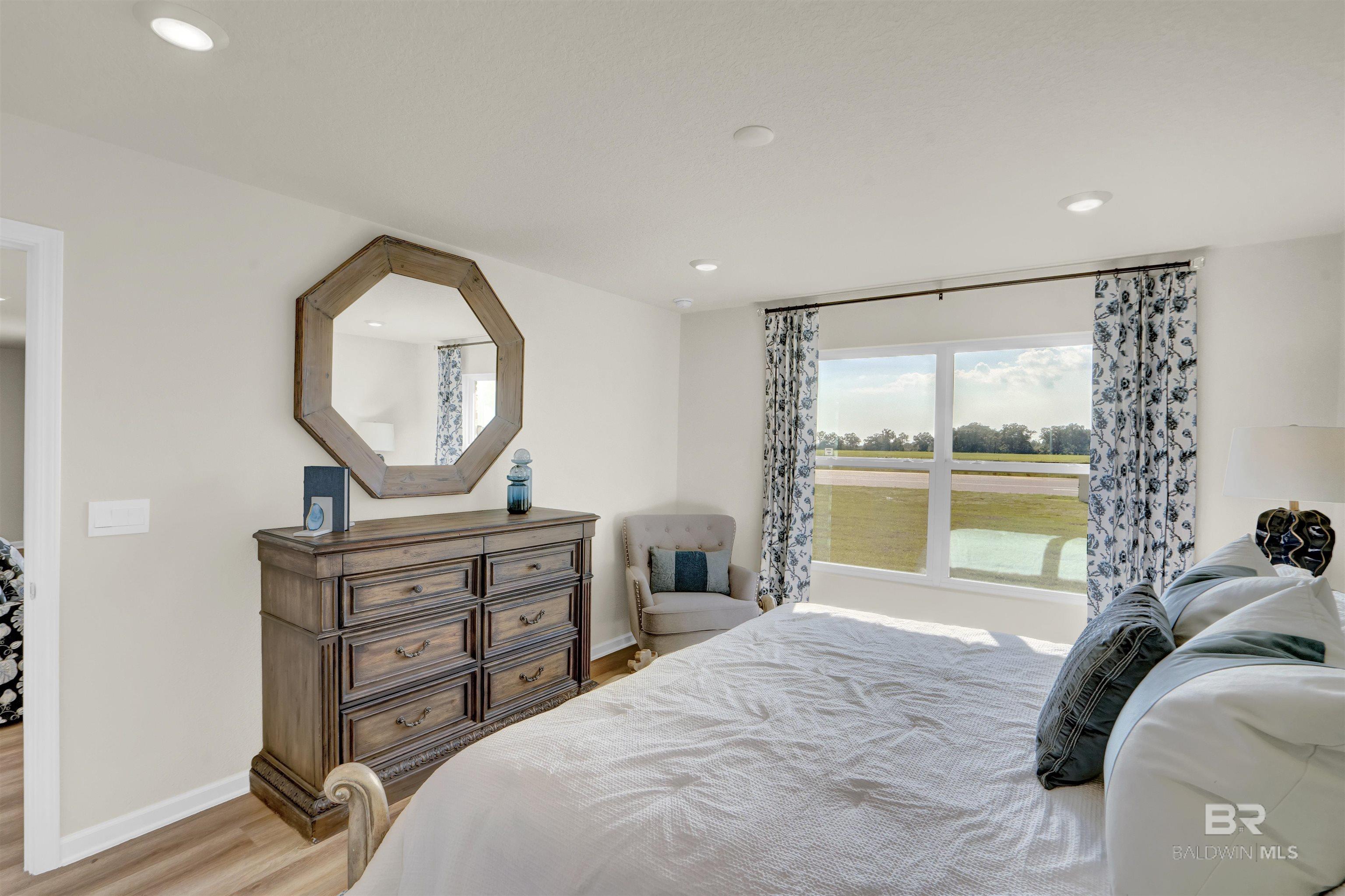1081 Hayward Loop
