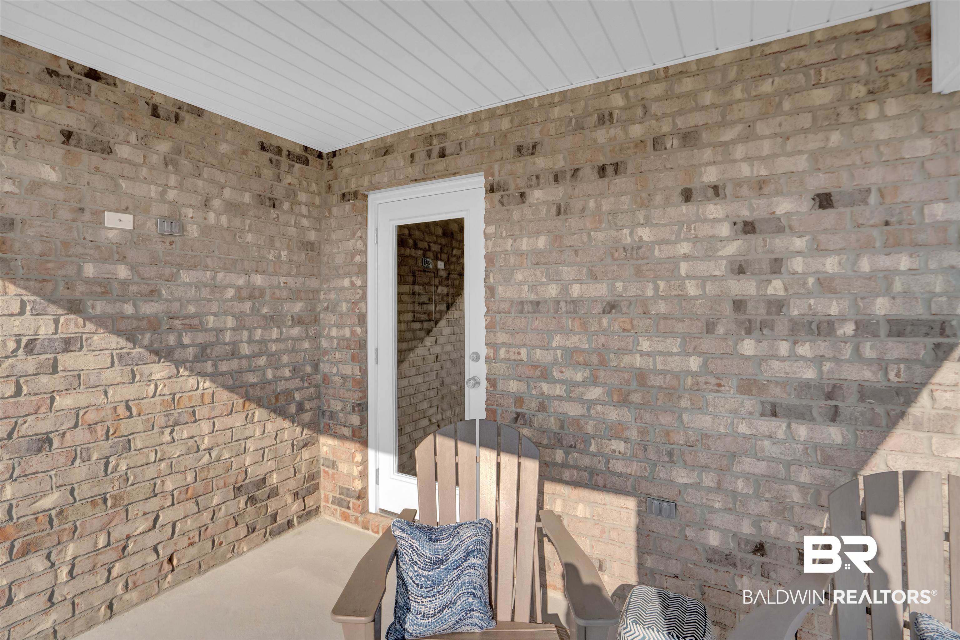 1081 Hayward Loop
