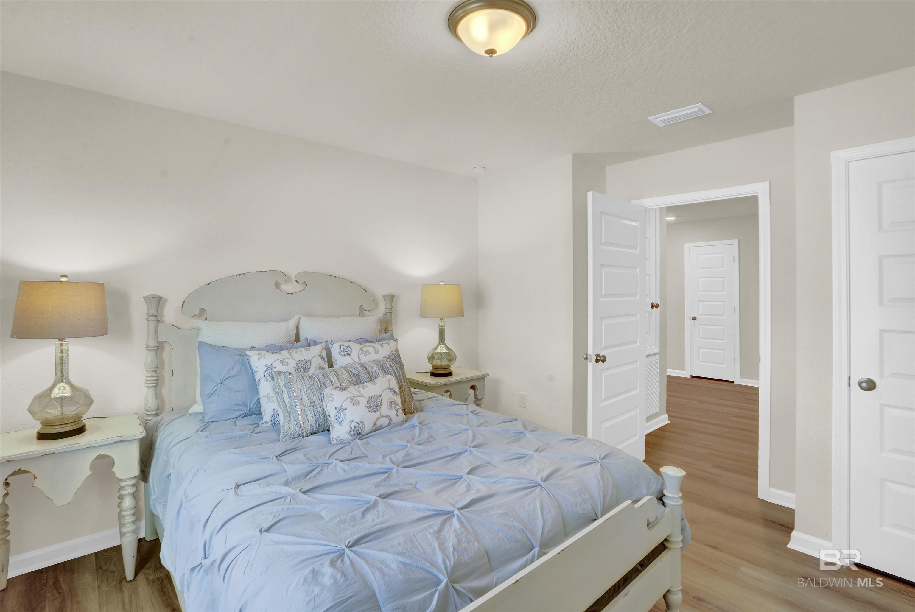1081 Hayward Loop
