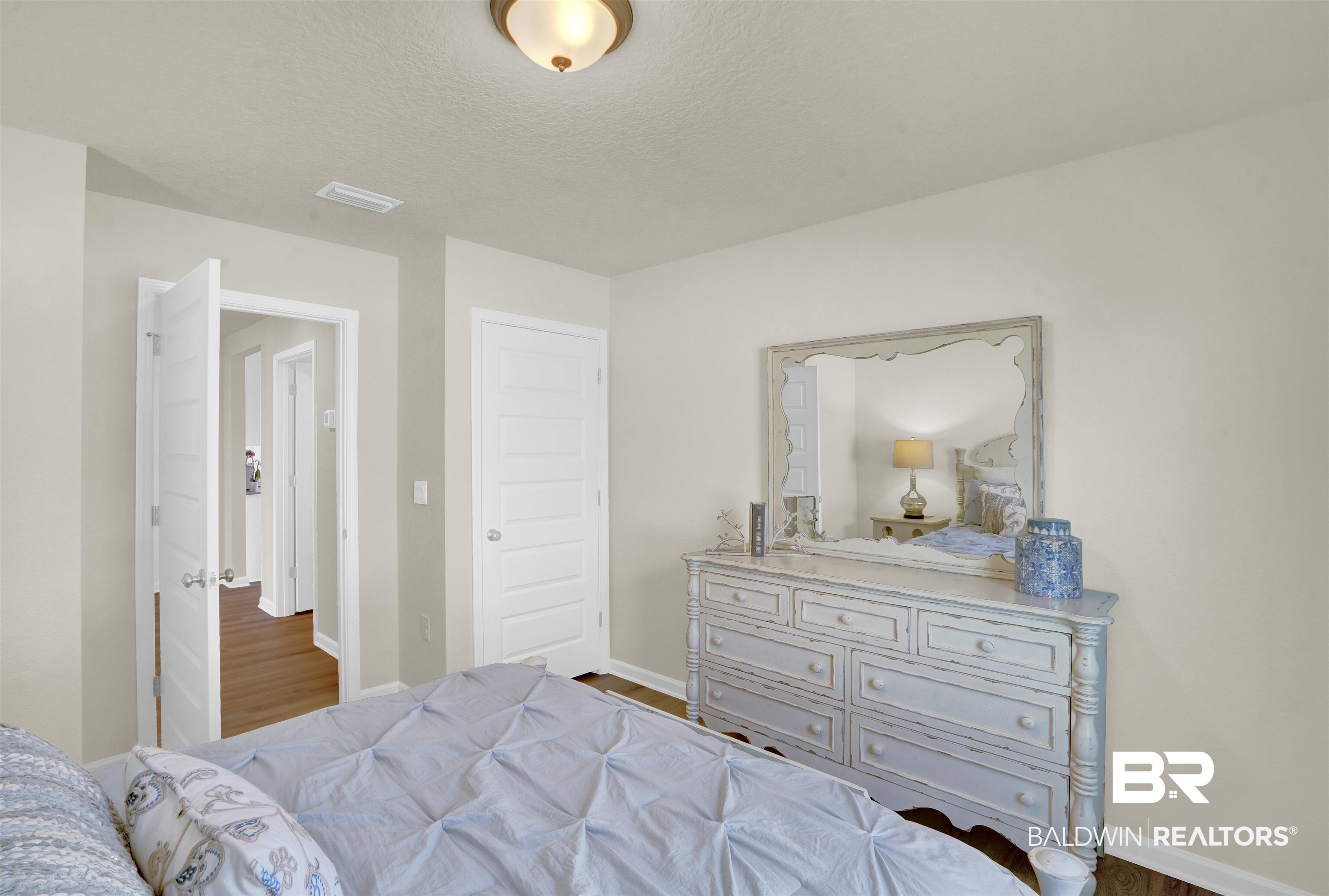1081 Hayward Loop