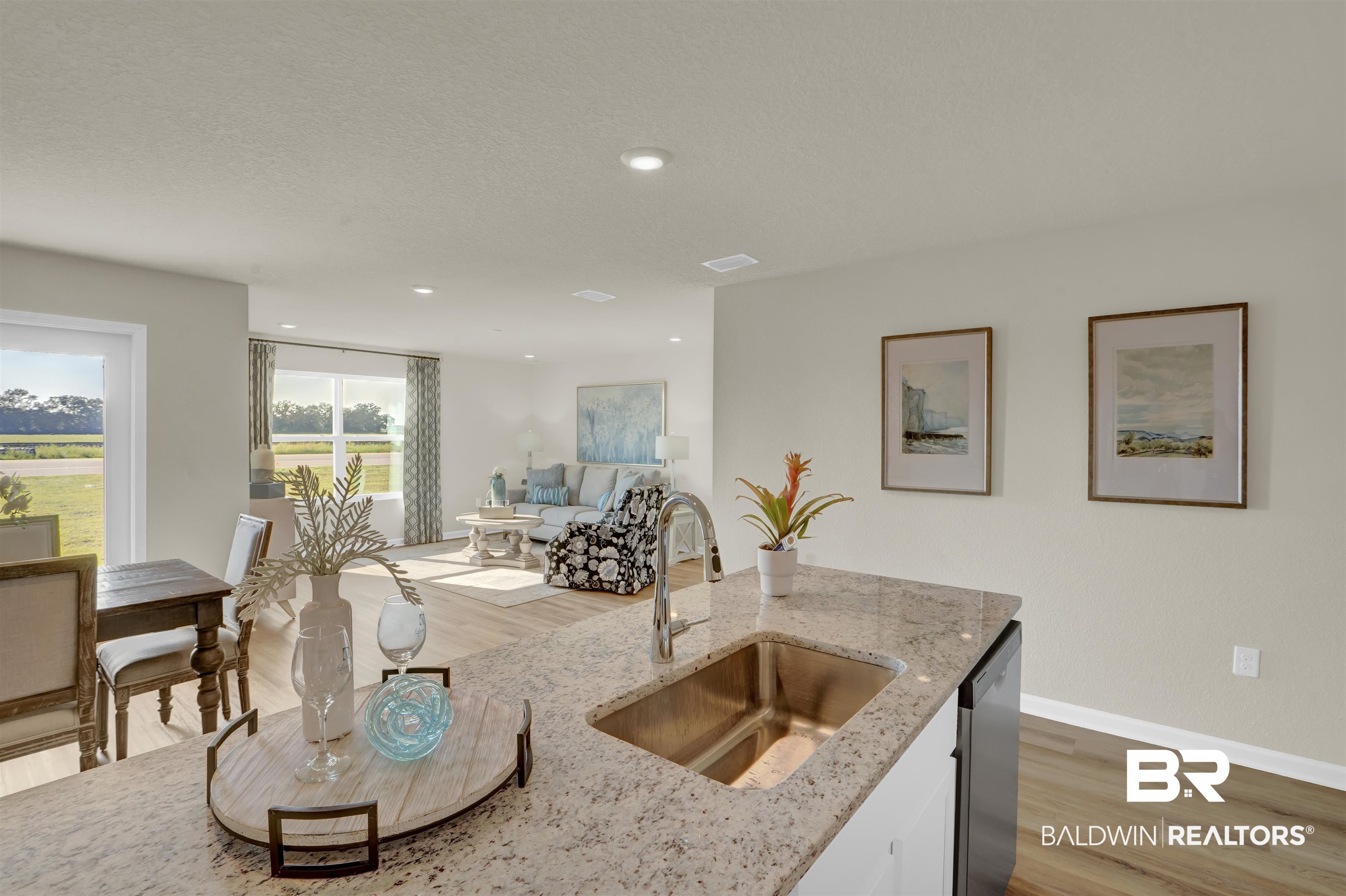 1081 Hayward Loop