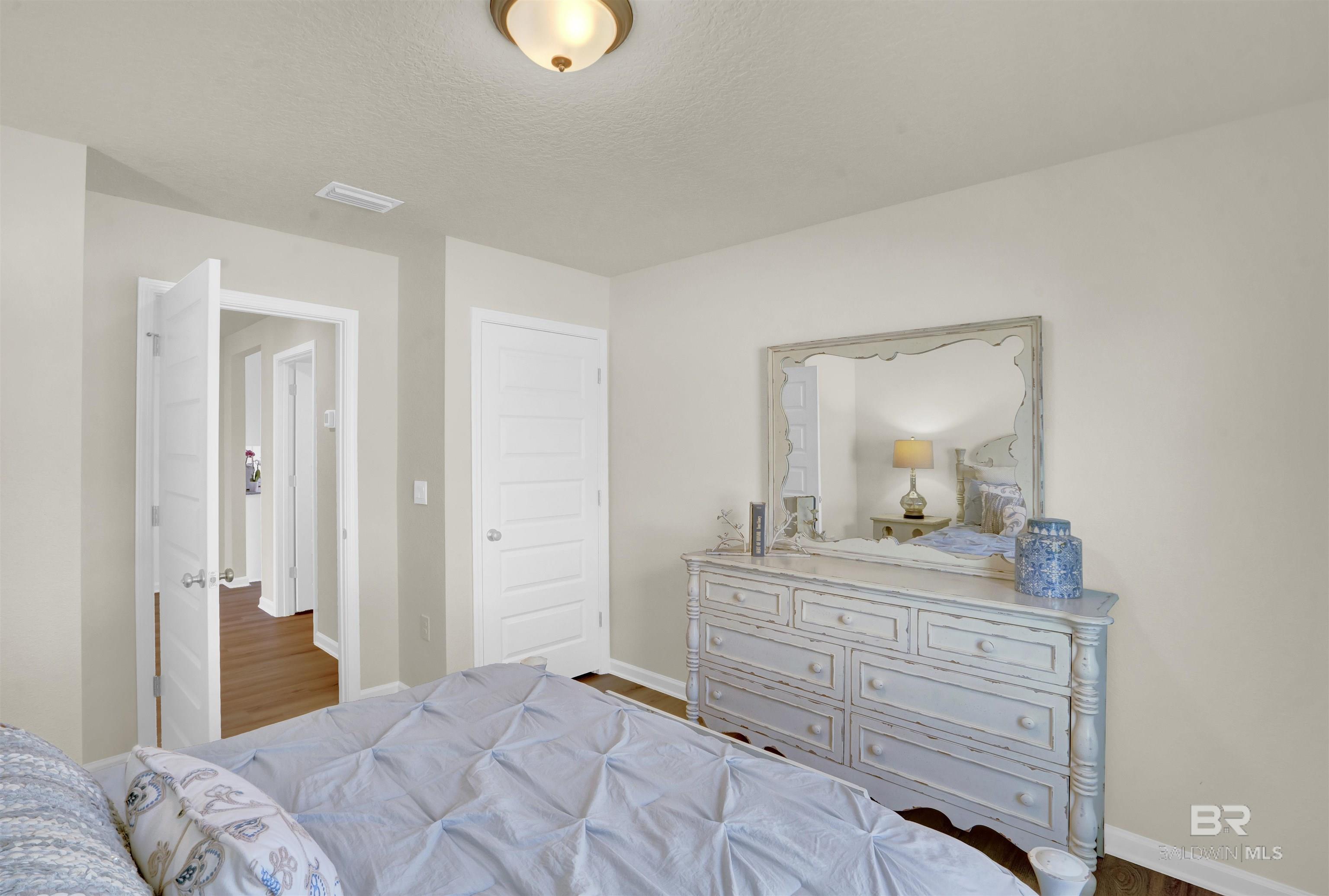 1081 Hayward Loop