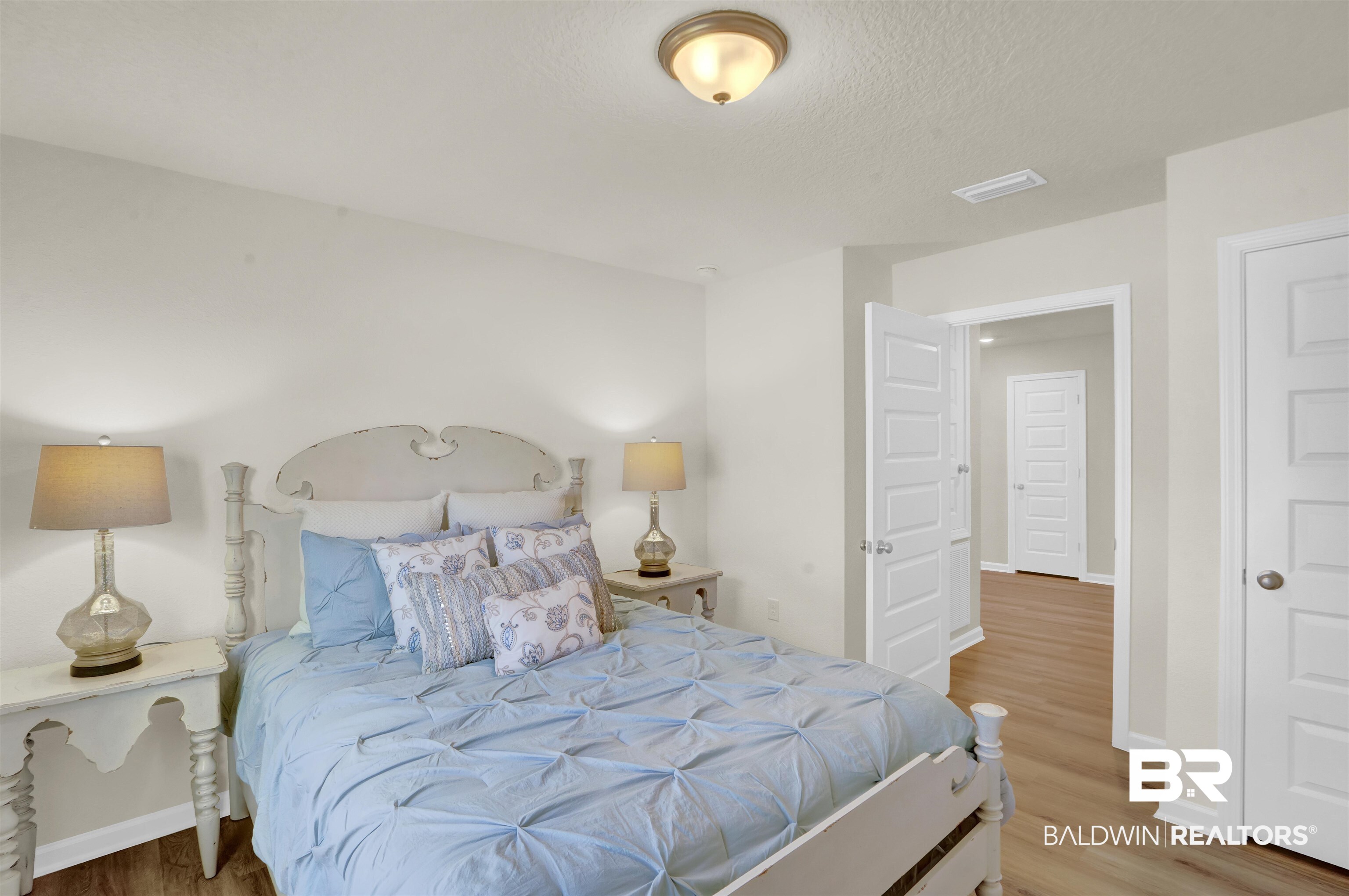1081 Hayward Loop