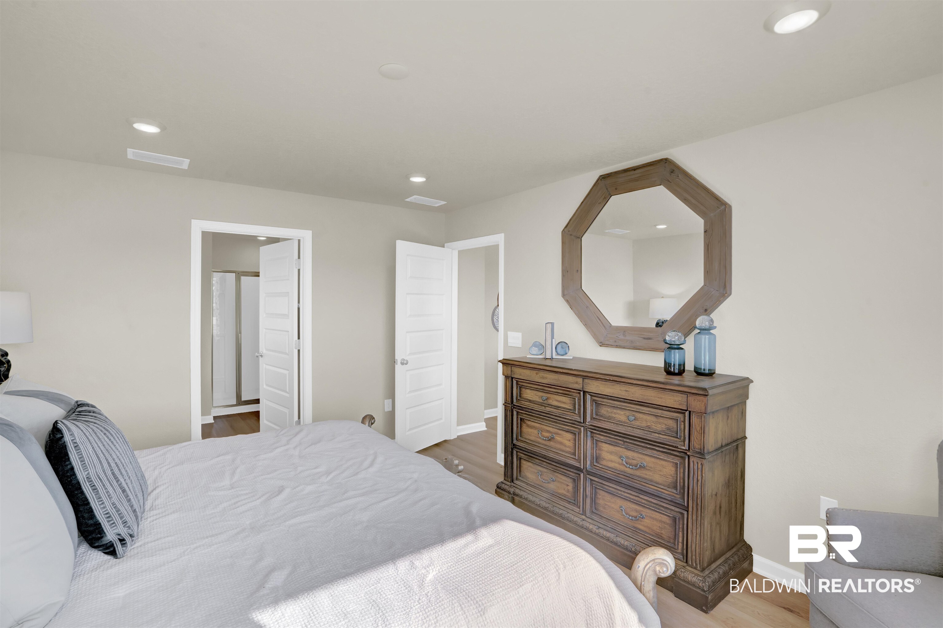 1081 Hayward Loop