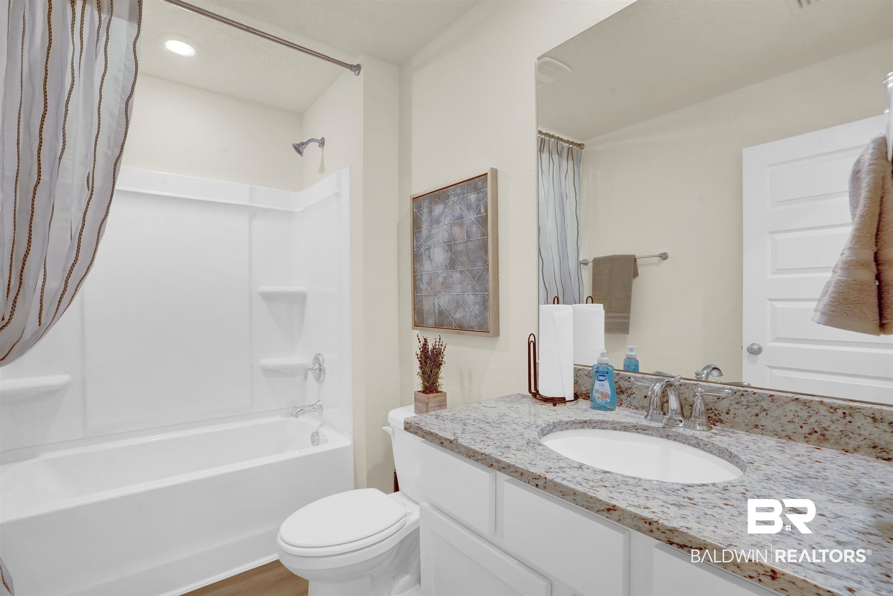 1081 Hayward Loop