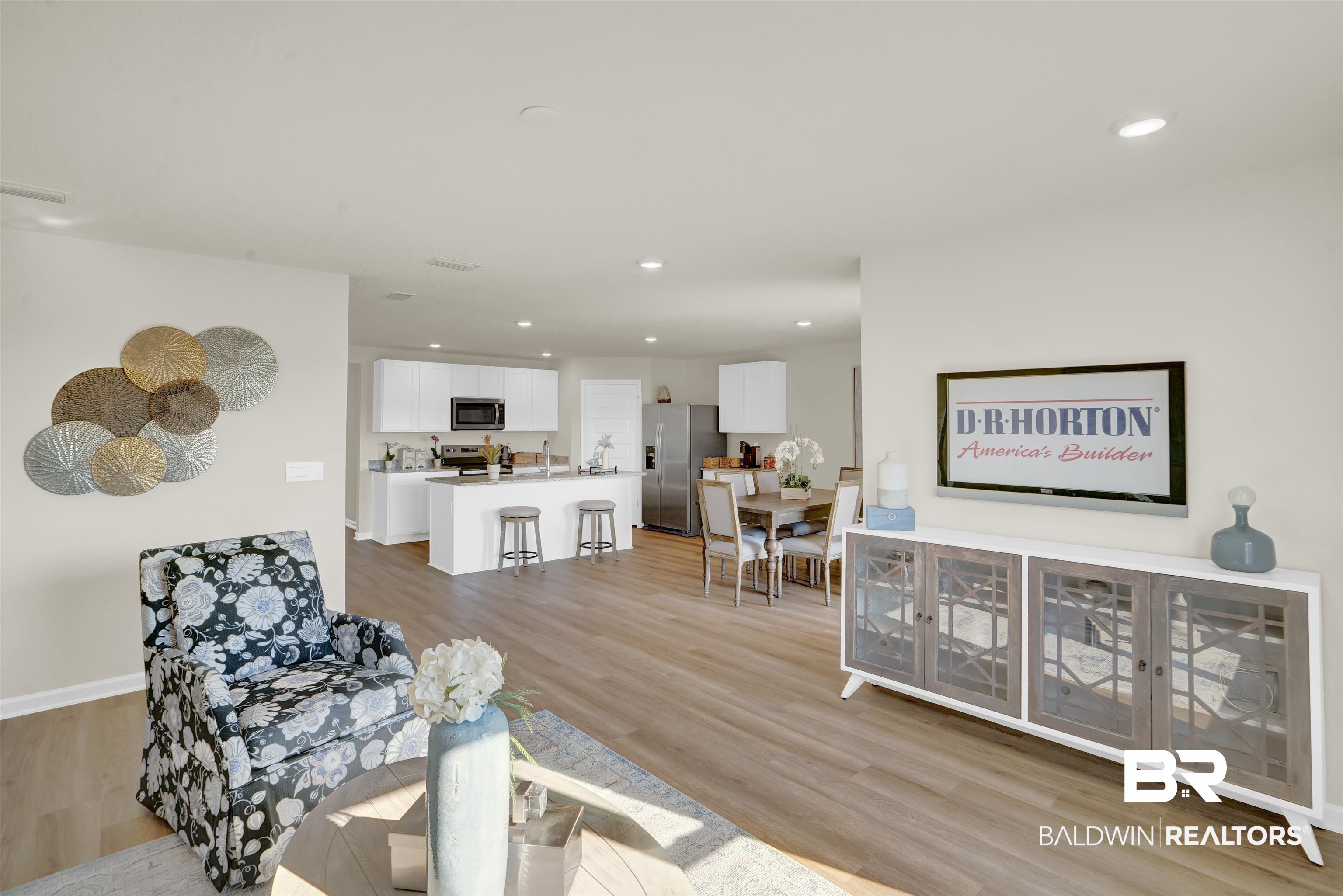 1081 Hayward Loop