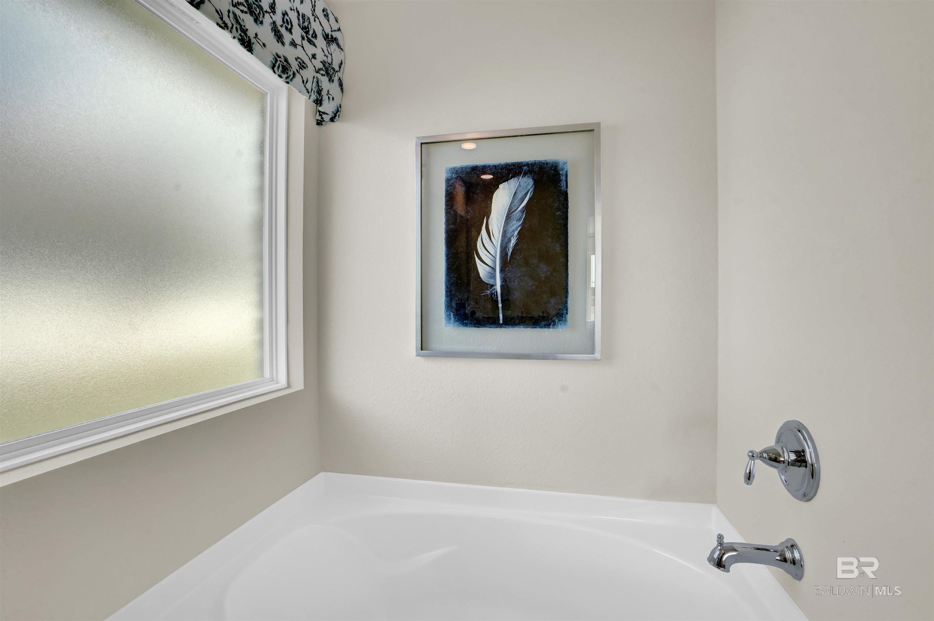 1081 Hayward Loop