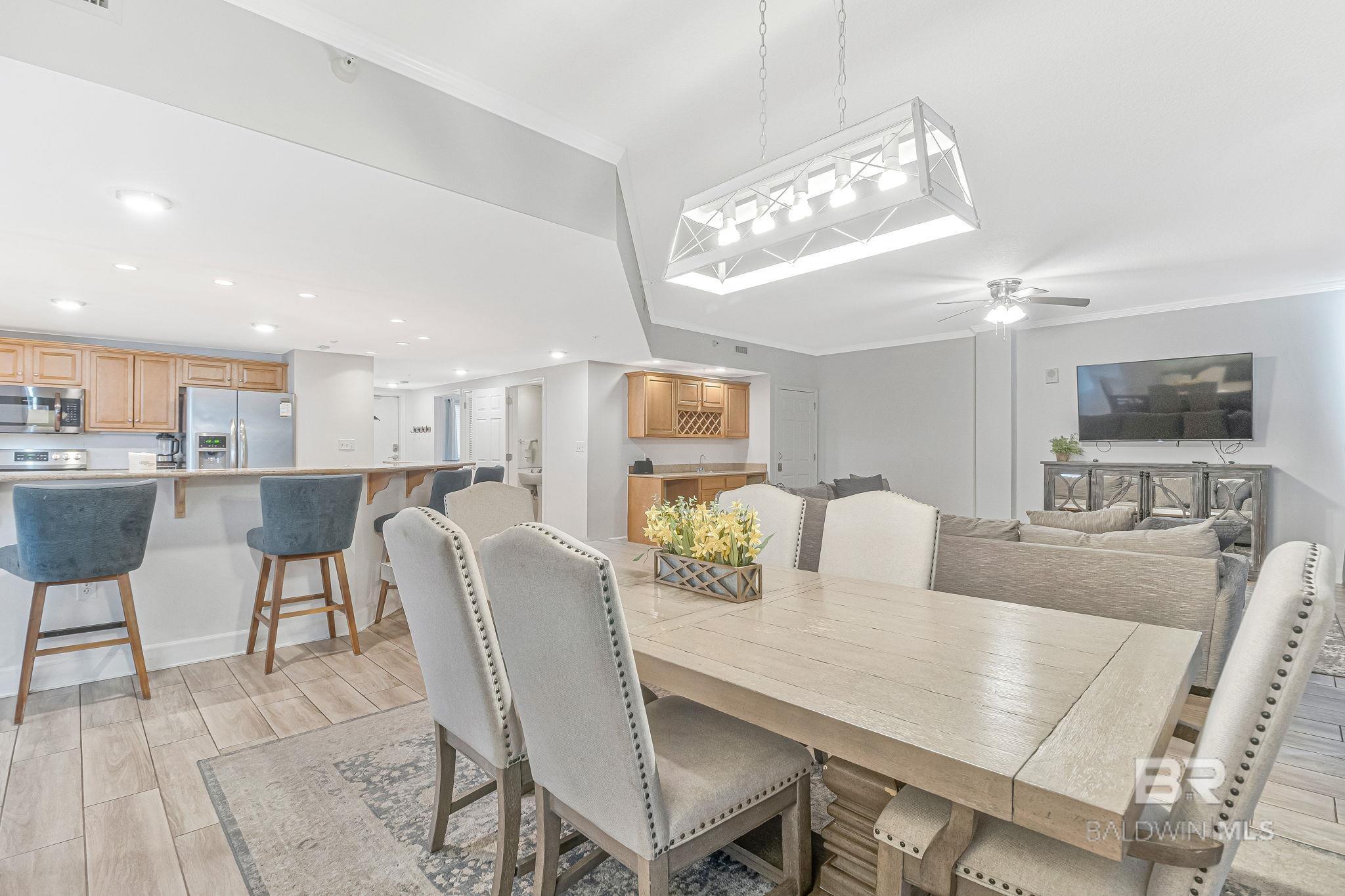 1524 WEST BEACH Boulevard 202