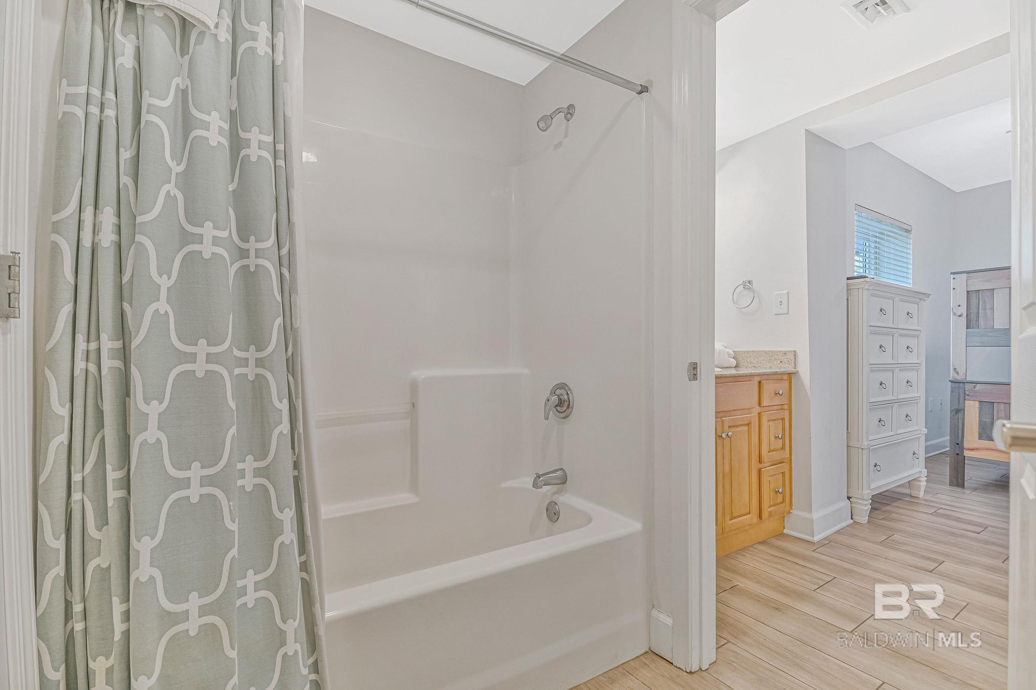 1524 WEST BEACH Boulevard 202