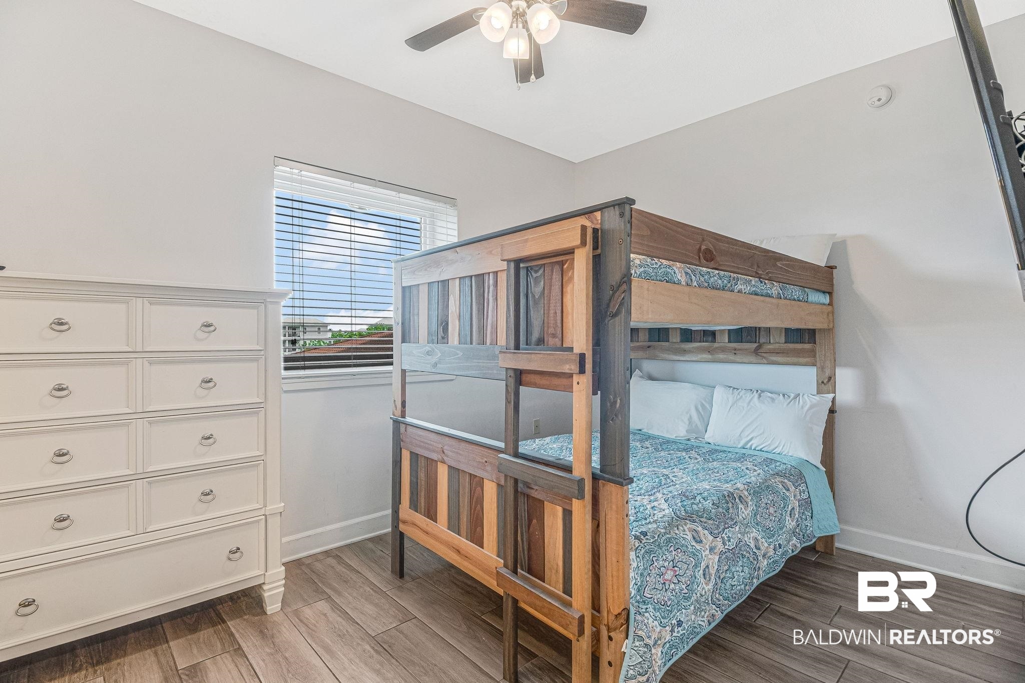 1524 WEST BEACH Boulevard 202