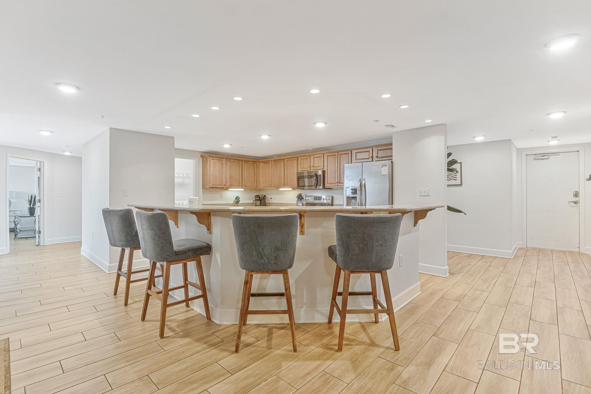 1524 WEST BEACH Boulevard 202